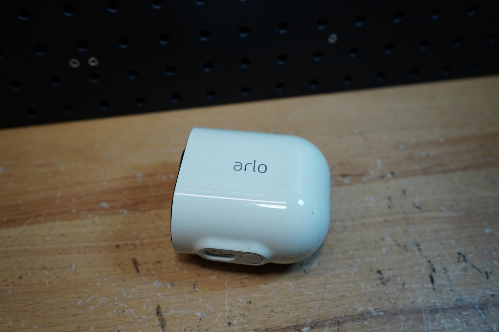 (A) Arlo Ultra VMC5040 4K UHD Wireless Security Camera with Battery No Base