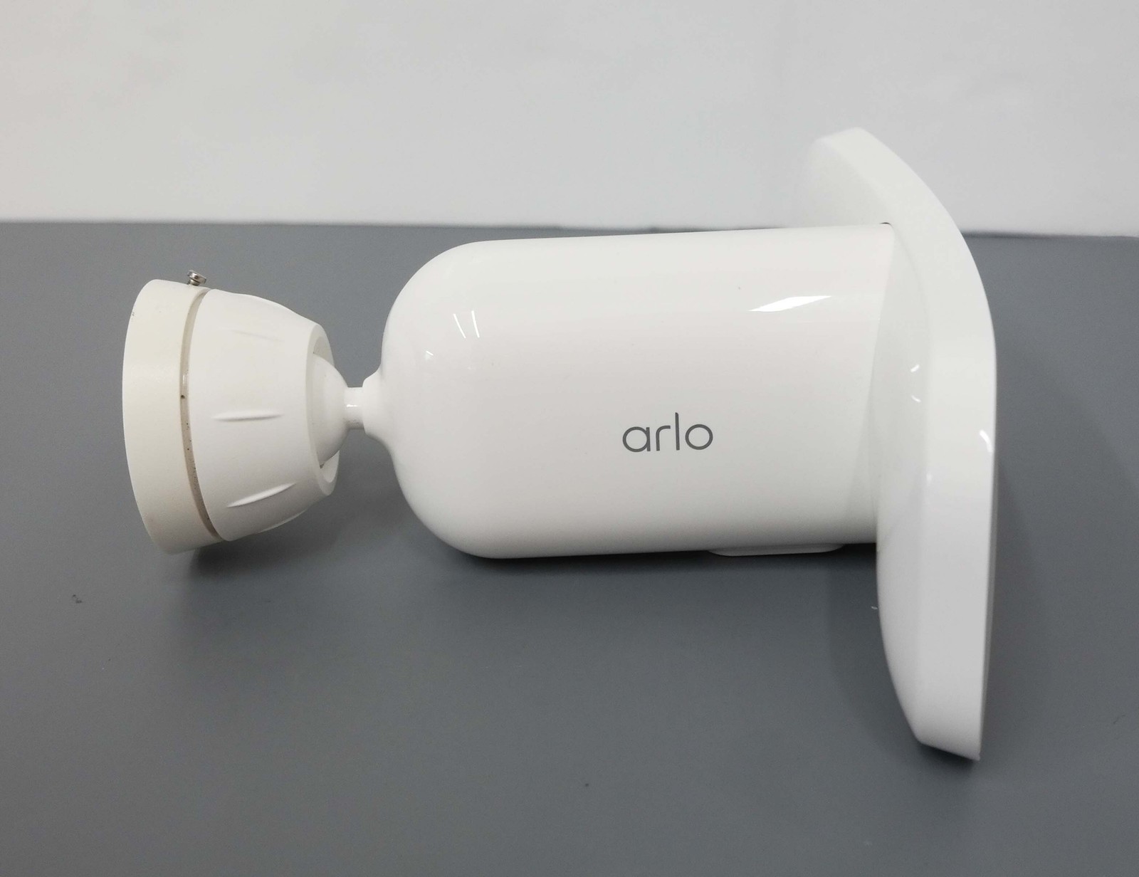 Arlo Pro 3 FB1001 Floodlight Indoor/Outdoor Security Camera – White