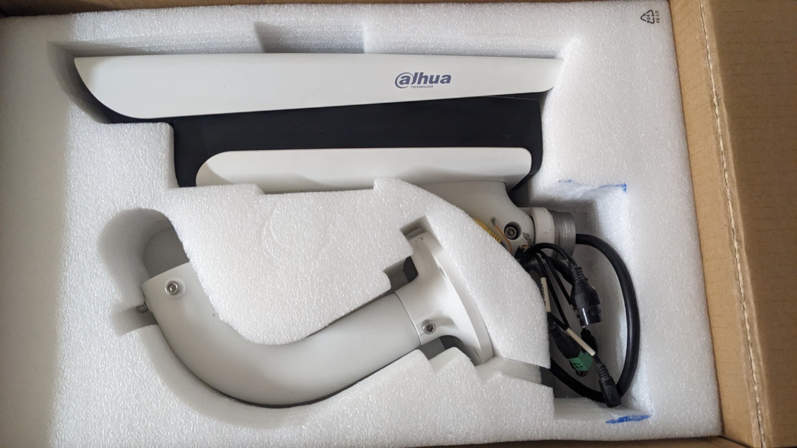 License plate reading camera (ITC237-PW6M-IRLZF1050-B)