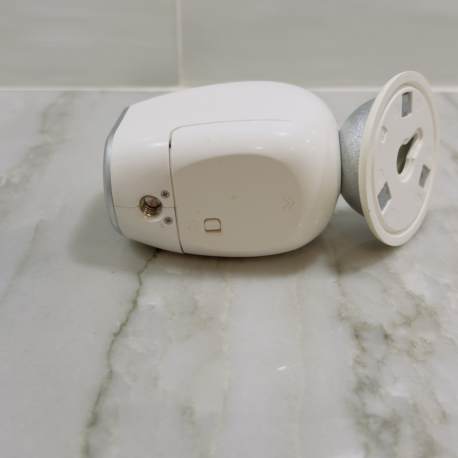 Arlo NETGEAR VMC3030 Add-on HD Security Camera With Magnetic Mount