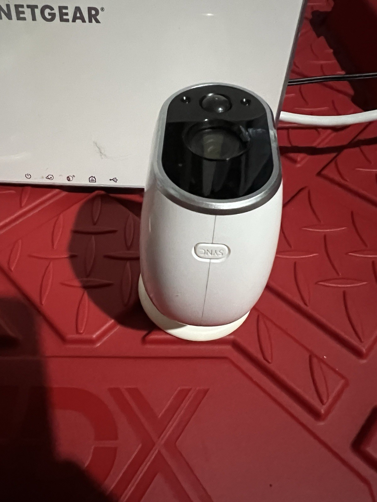 Arlo Netgear VMB3000 Wireless Security Camera System – 2 Cameras + Base Station