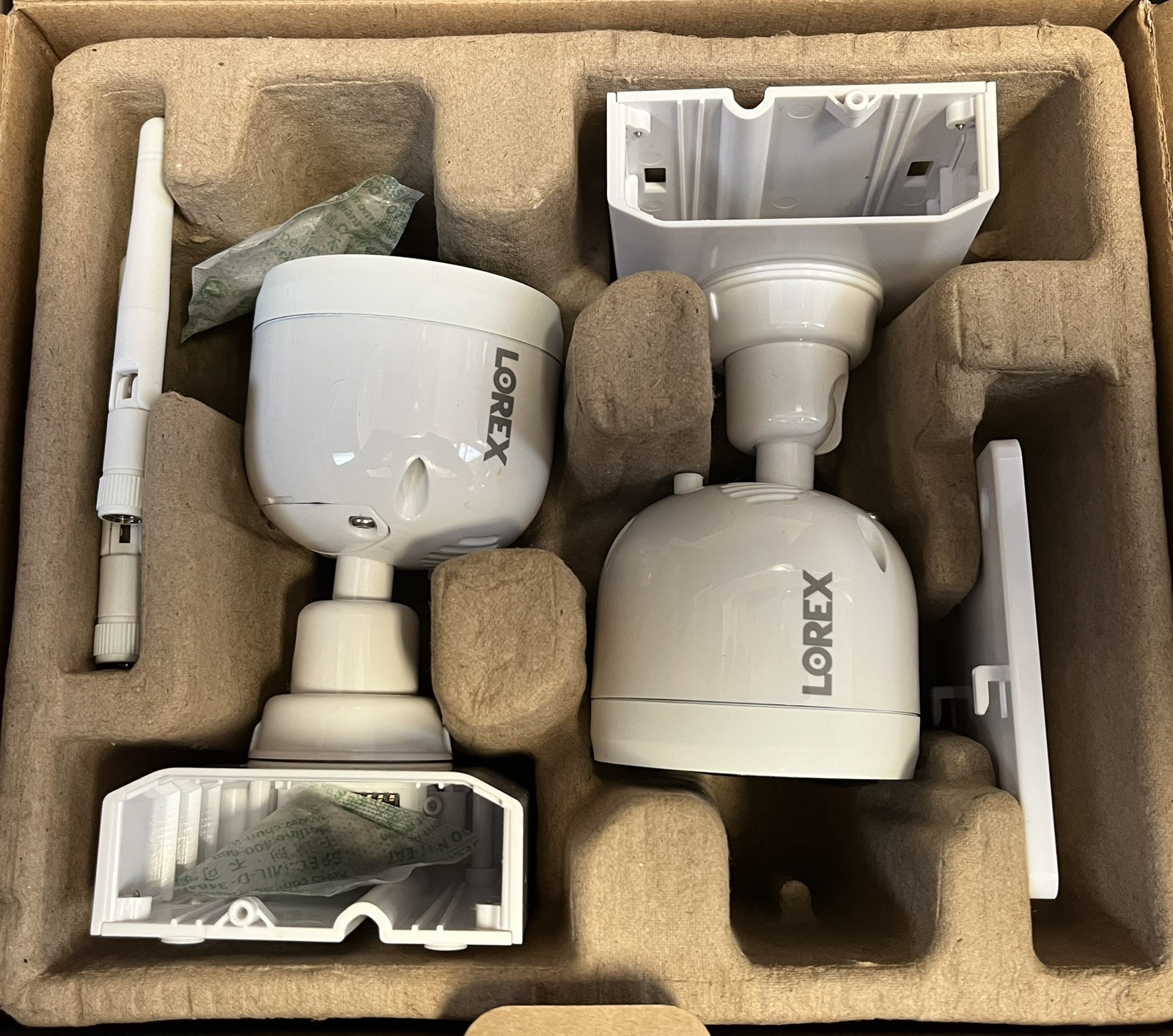 Lorex 2K 32GB NVR System with 4 Outdoor Battery Security Cameras FOR PARTS