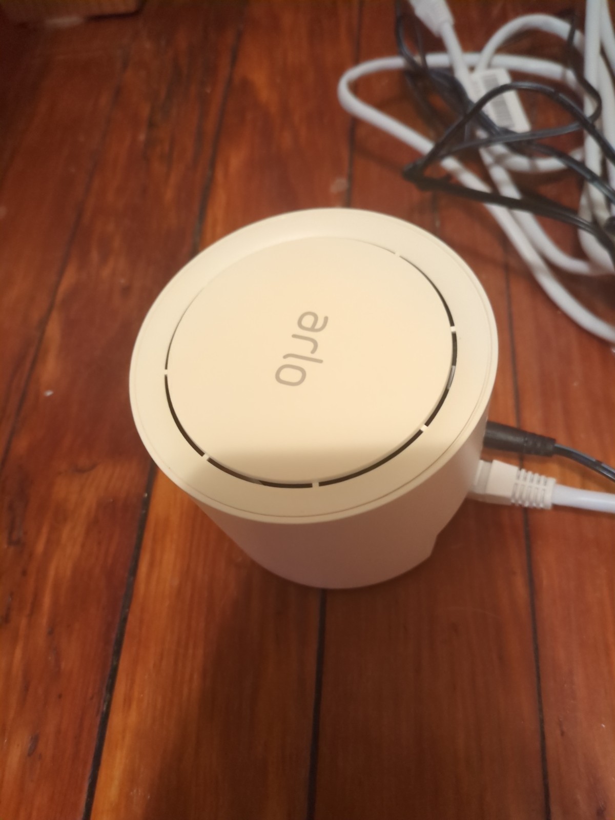 Arlo Pro Smart Hub w System with Wire- Free System (VMB5000)(VMA5600)