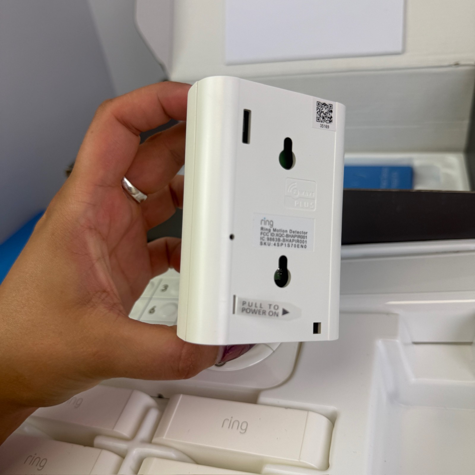 Ring Alarm Wireless Home Security 10 Kit (1st Gen) – White 4K11S7. Open Box
