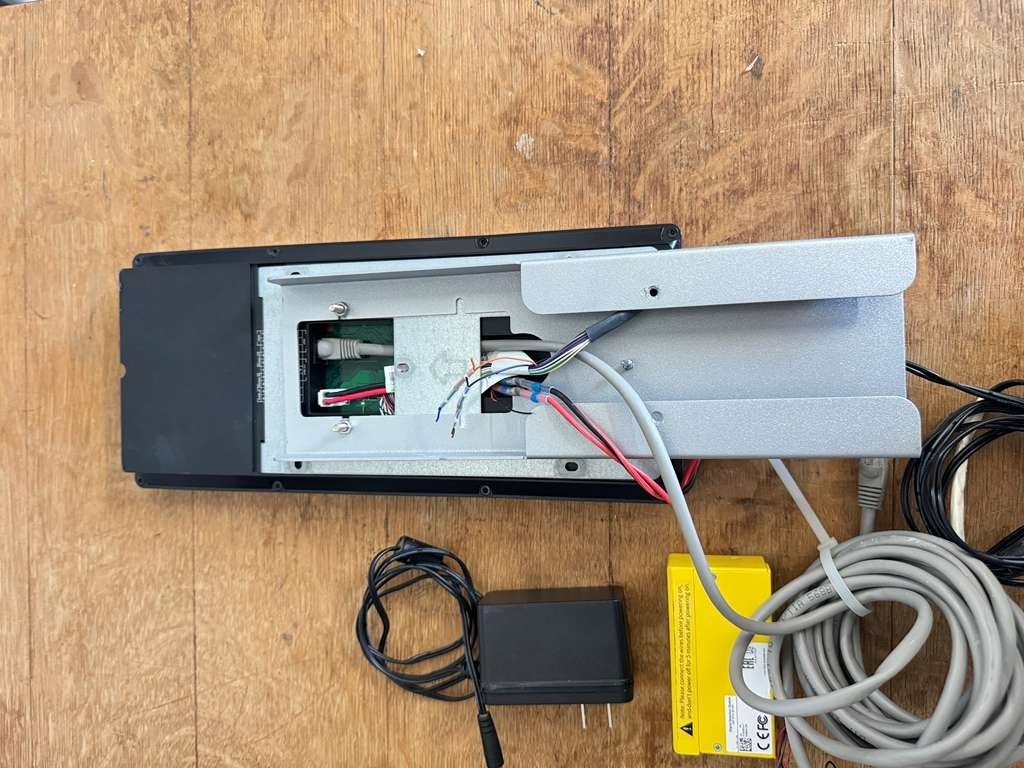 UNV OET-213H-BTS1-BD Face Recognition Access Control Terminal with a Digital Det