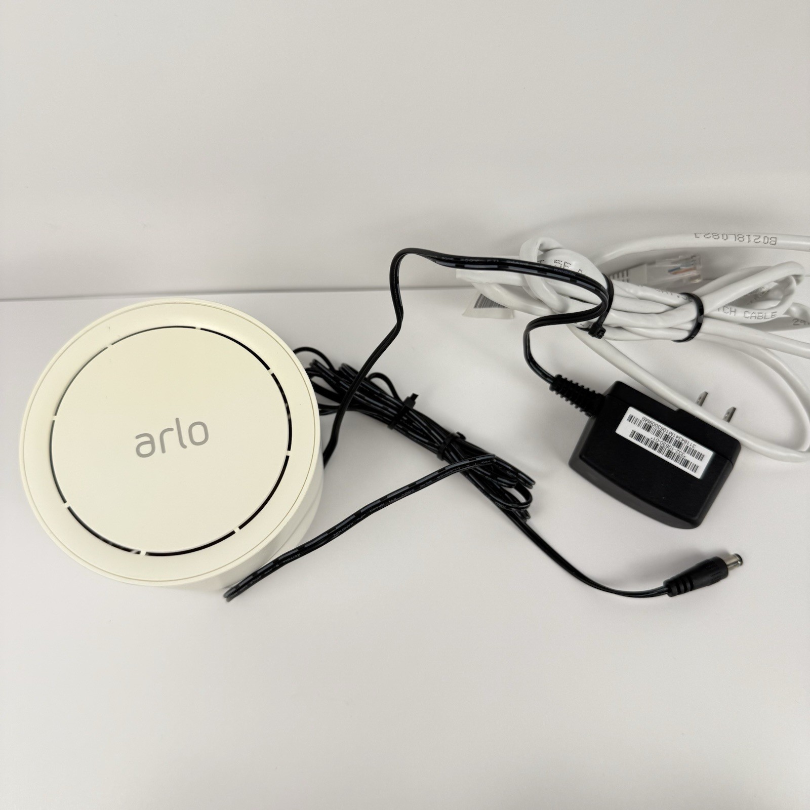 NETGEAR & ARLO VMB3500 Security System Bundle With 6 Cameras, Base, Mounts, Cord