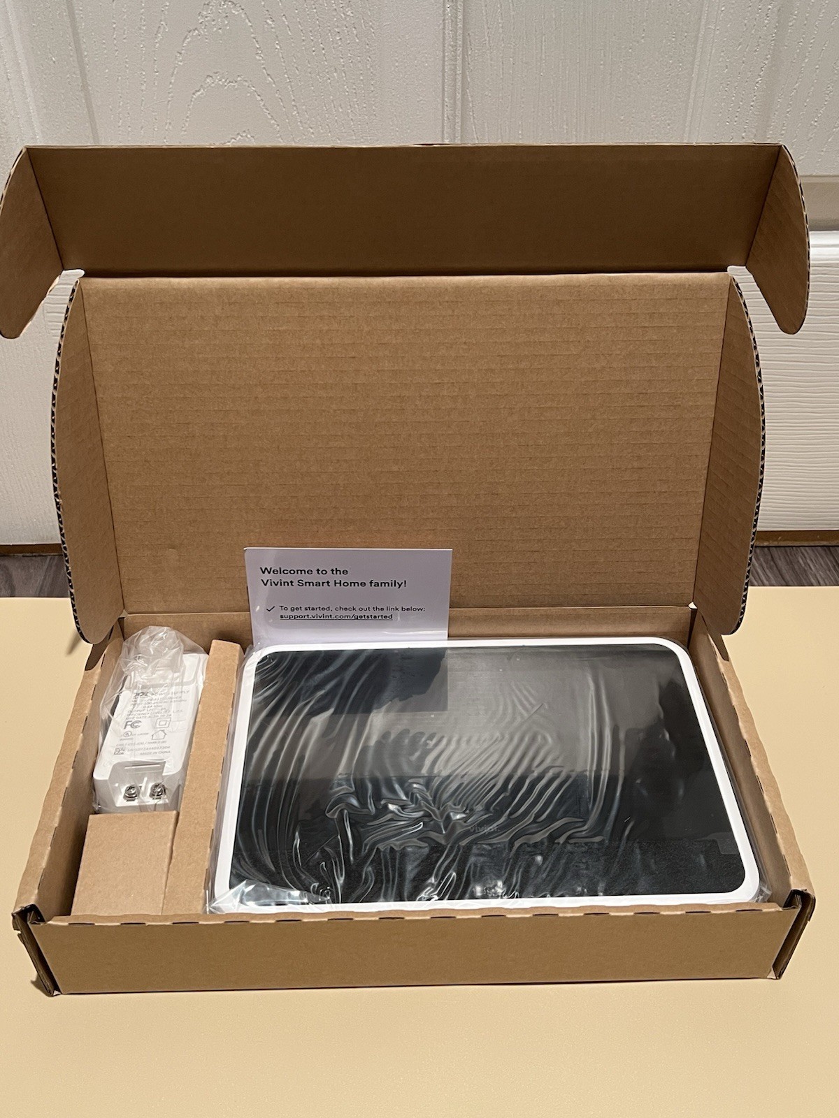 Vivint Smart Hub Control Panel VS-SH2000-C00