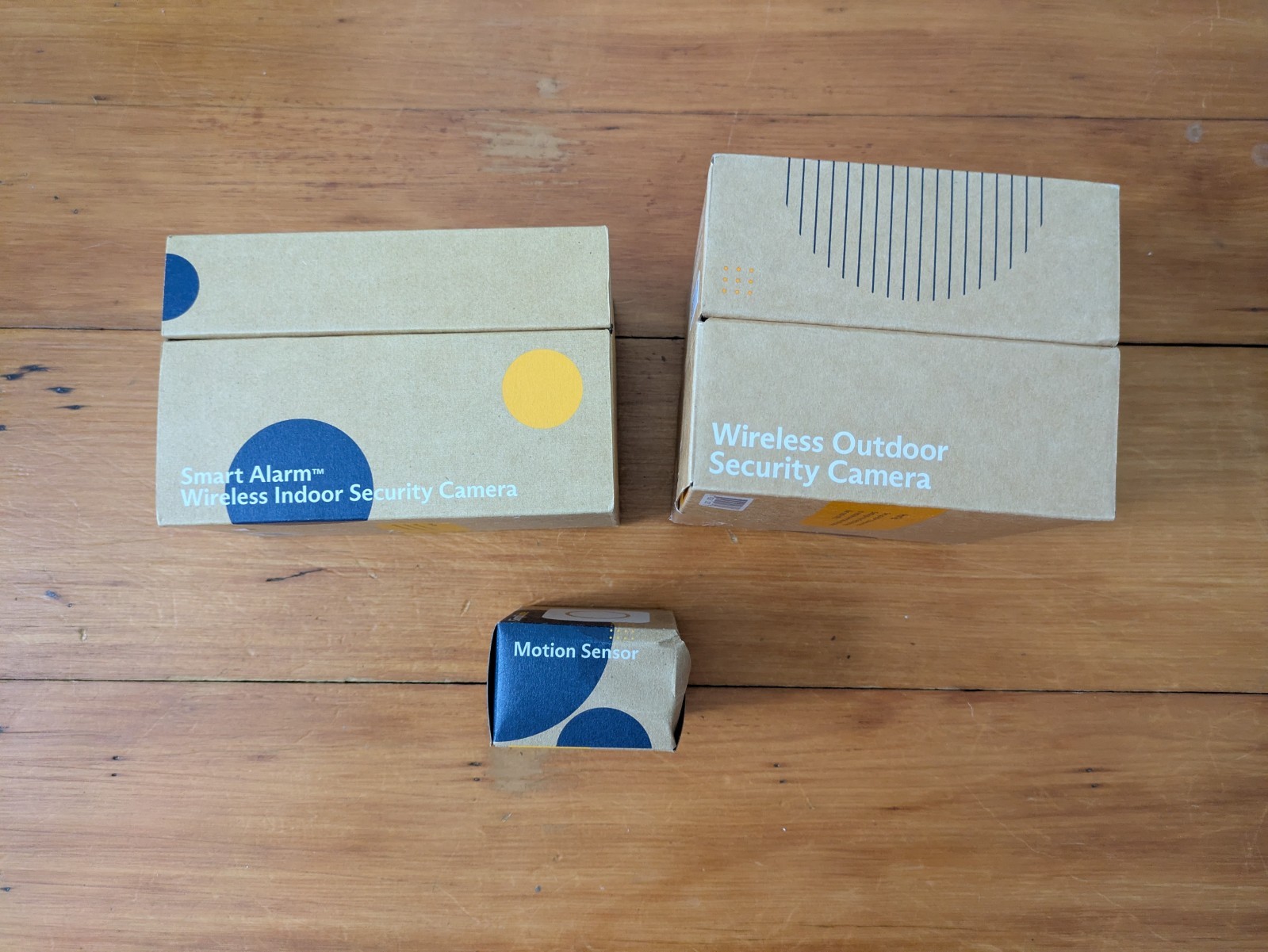 NIB SimpliSafe Lot: Outdoor Cam CM081 + Indoor Cam CM006 + Motion Sensor CA001
