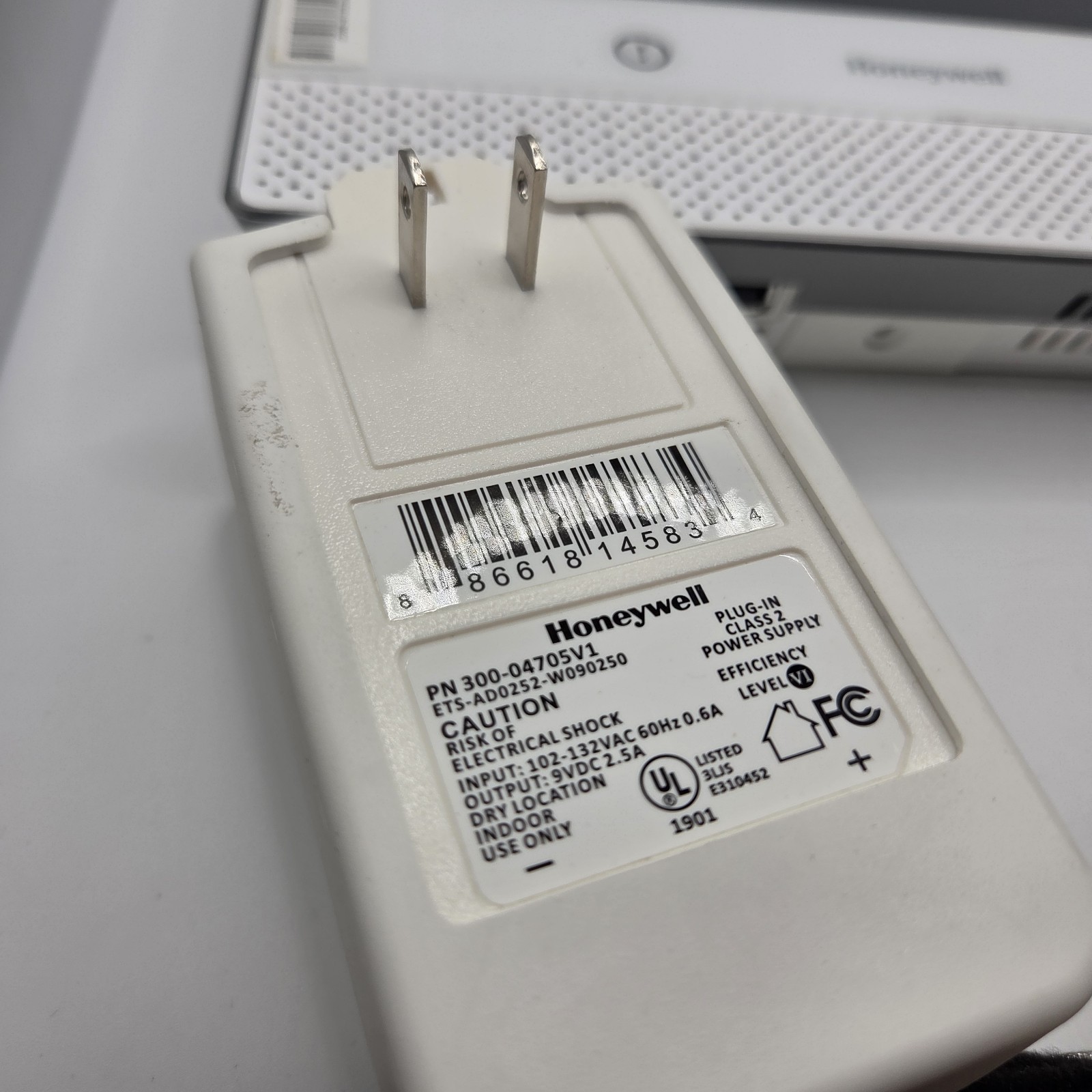 Honeywell Lyric LCP500-L Wireless Touchscreen Controller Alarm Panel – Untested