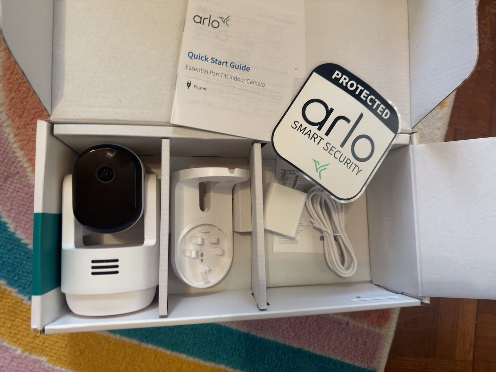 Arlo Essential Pan Tilt Indoor Camera 1080p Wi-Fi Alexa/Google Mount Kit W/B