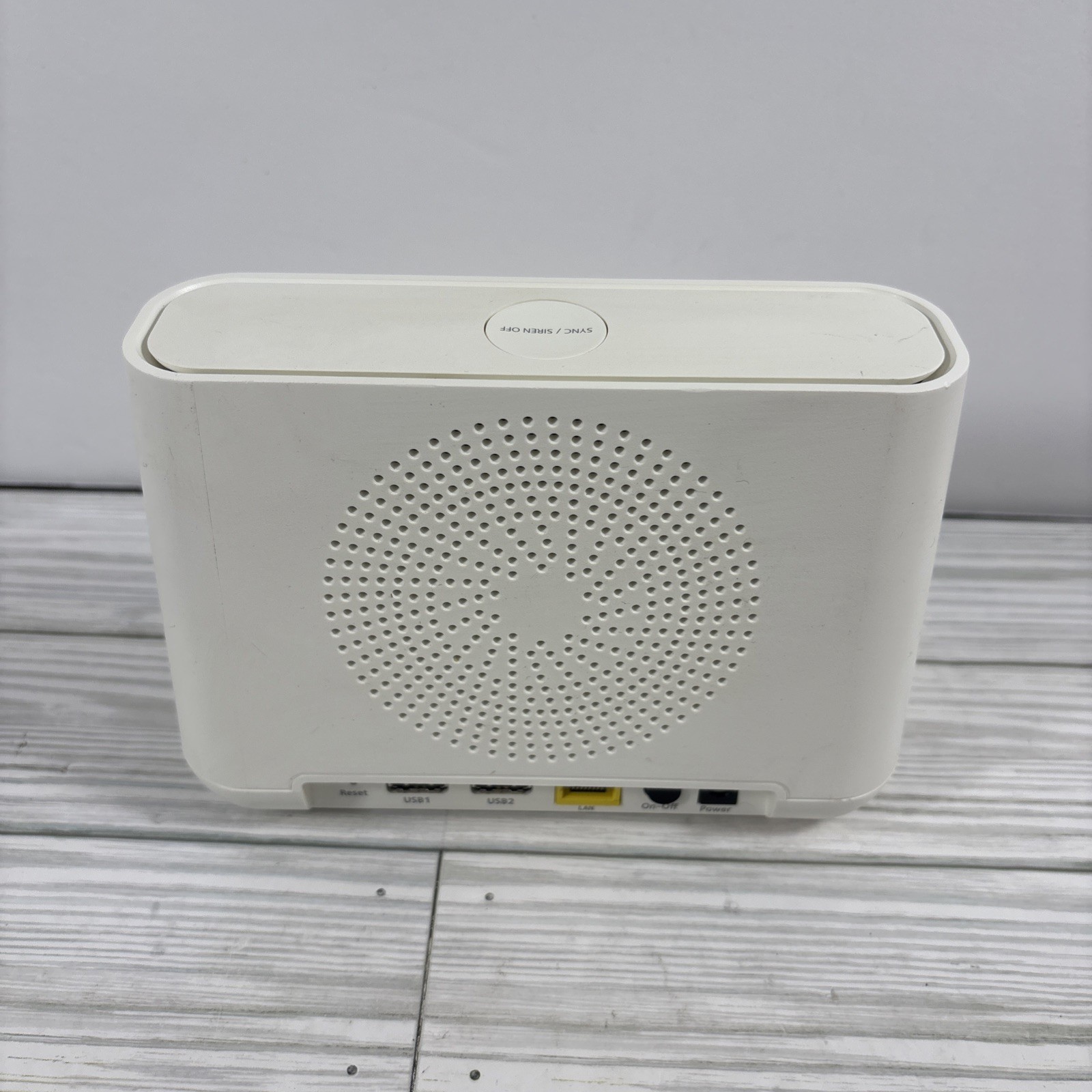 NetGear Arlo Pro VMB4000 Wireless Security Base Station w/ AC Adapter