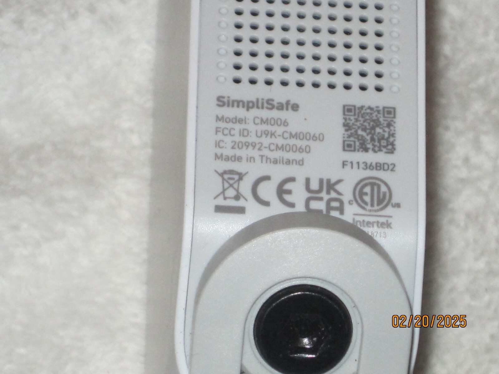 SimpliSafe Smart Alarm Wireless Indoor Security Camera CM006 Night Motion 80dB