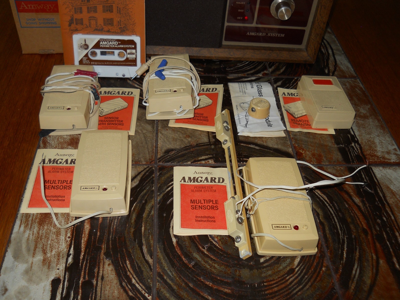 Vintage Amway Amgard Perimeter Alarm System Home Security Kit