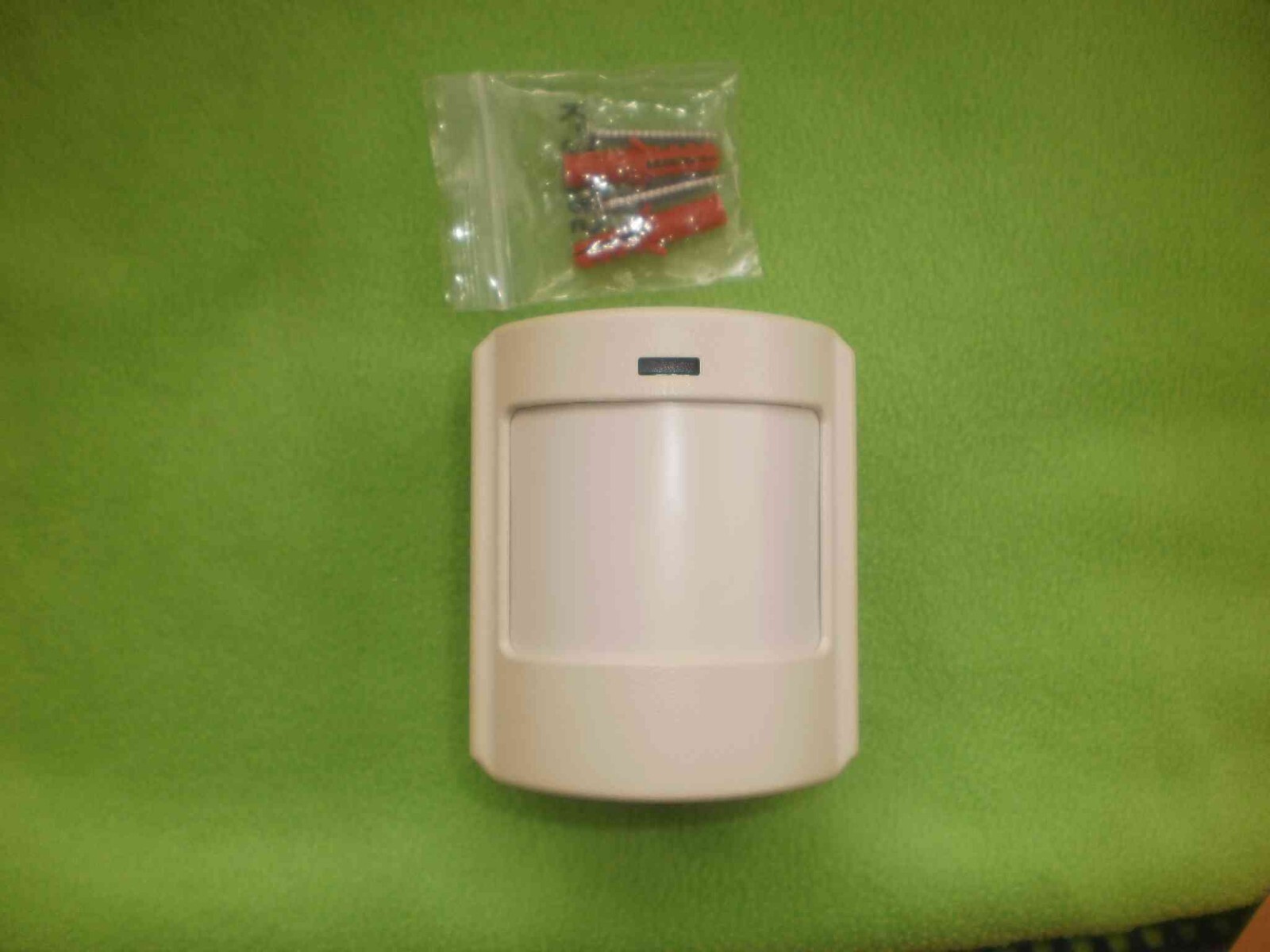Simon XTi used wireless touch-screen security system with 7dr/win,2mot,1smo,1fob