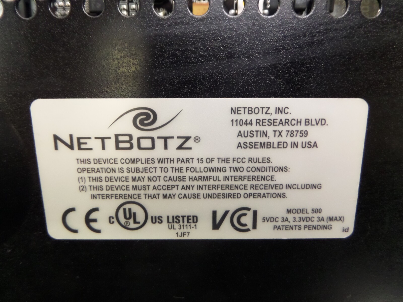 APC NetBotz 500 Monitoring Unit w/ 120 Camera + Sensor + FD100 Fluid Detector