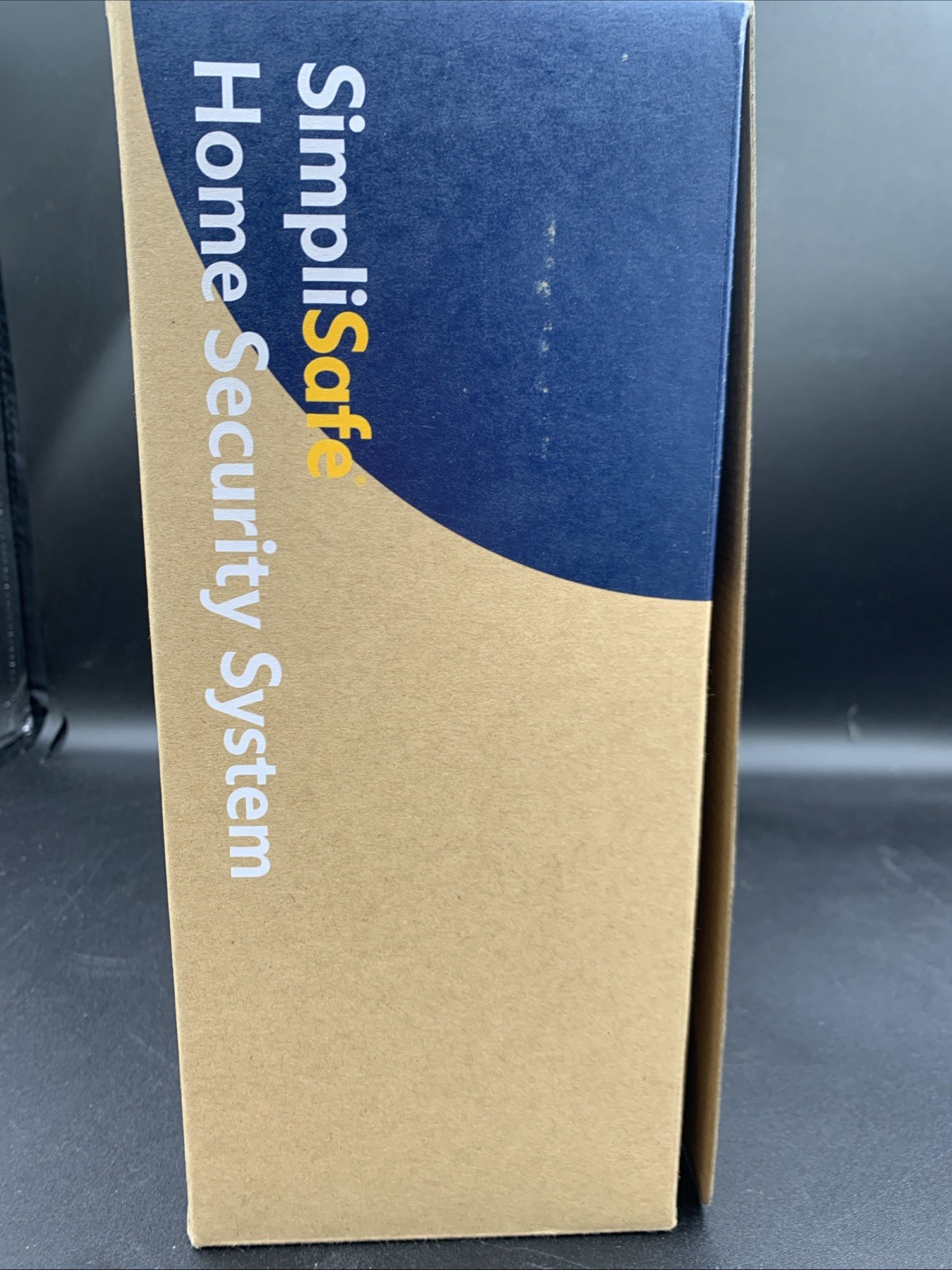 OPEN BOX – SimpliSafe 13-Piece Security System with 1 Outdoor Camera