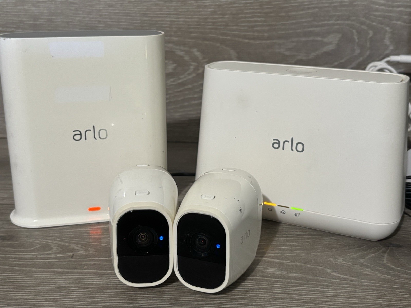 2x NETGEAR Arlo Base Stations VMB40000 VMB4540 and 2 VMC4030P Cameras – AS-IS