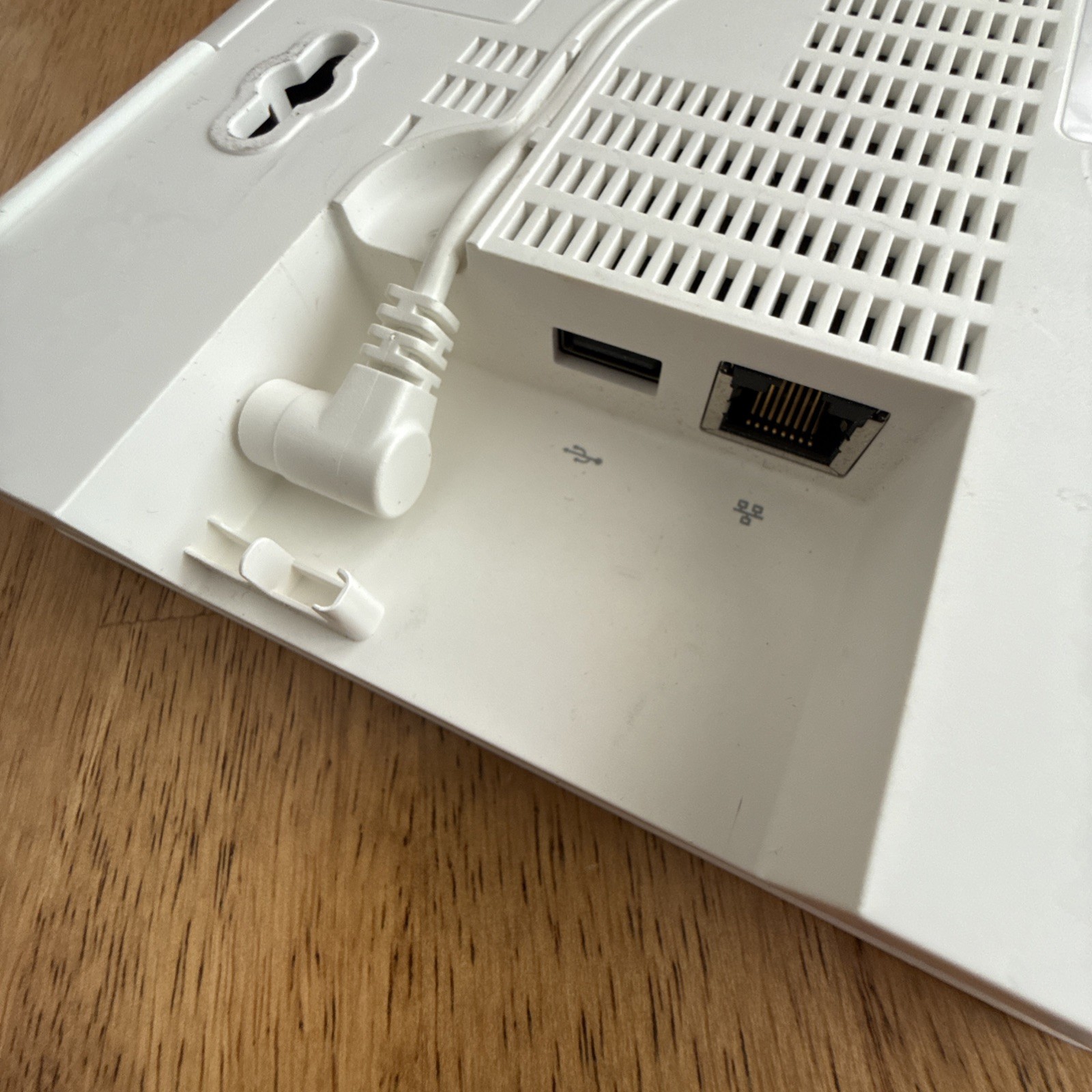 RING Alarm BaseStation US 4HB1U90EN0 ZWave & Wall Keypad 5AT2S7 & Power Supplies