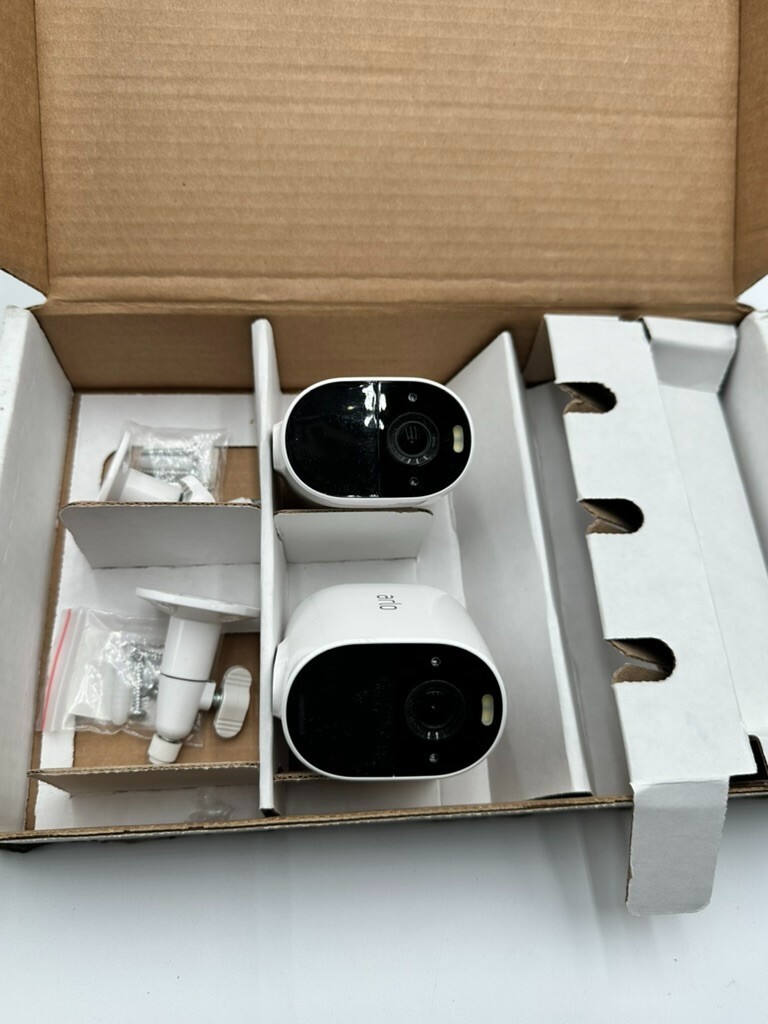 Arlo Essential Spotlight Wire-Free Security Camera – 3 Pk 1080p – NOB