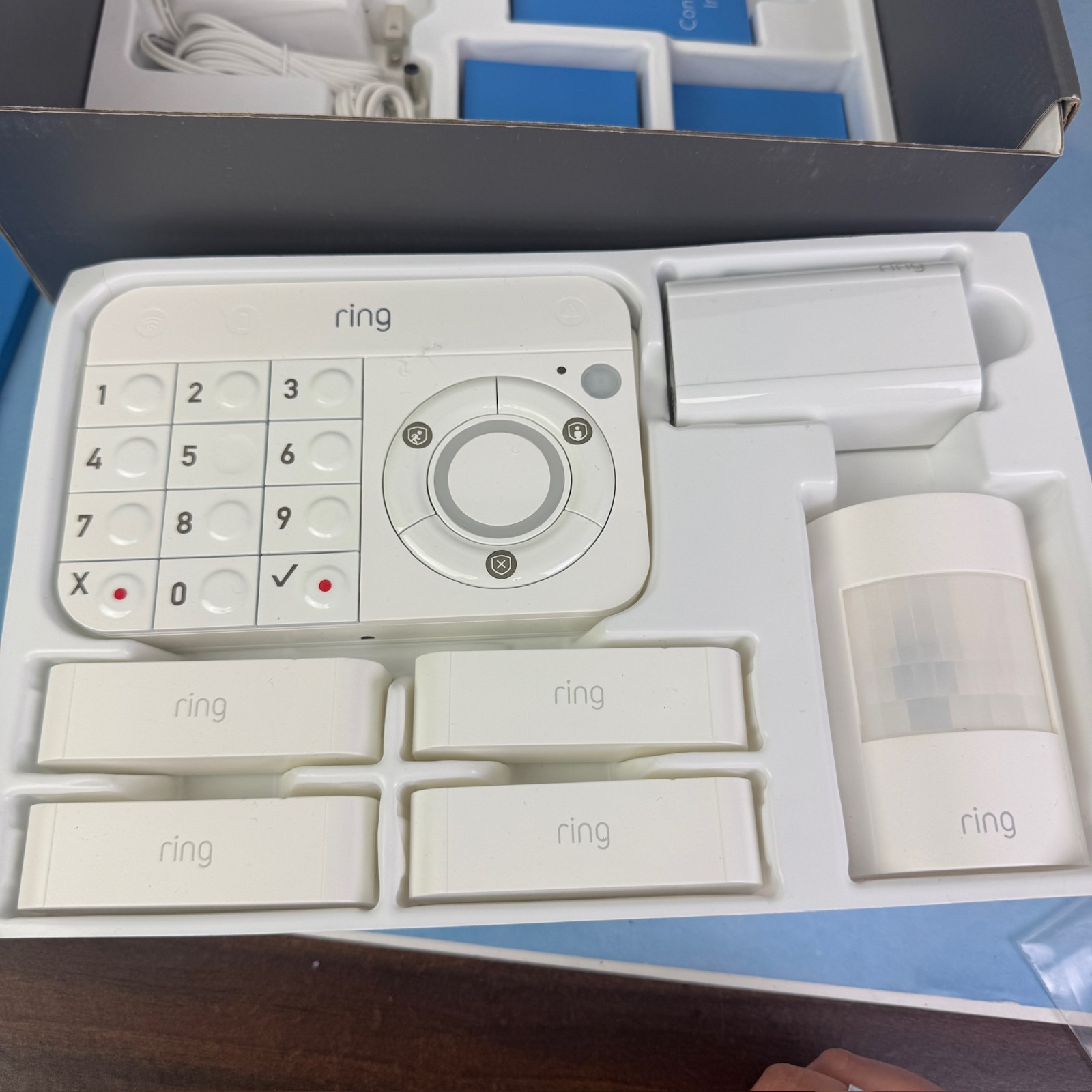Ring Alarm Wireless Home Security 10 Kit (1st Gen) – White 4K11S7. Open Box
