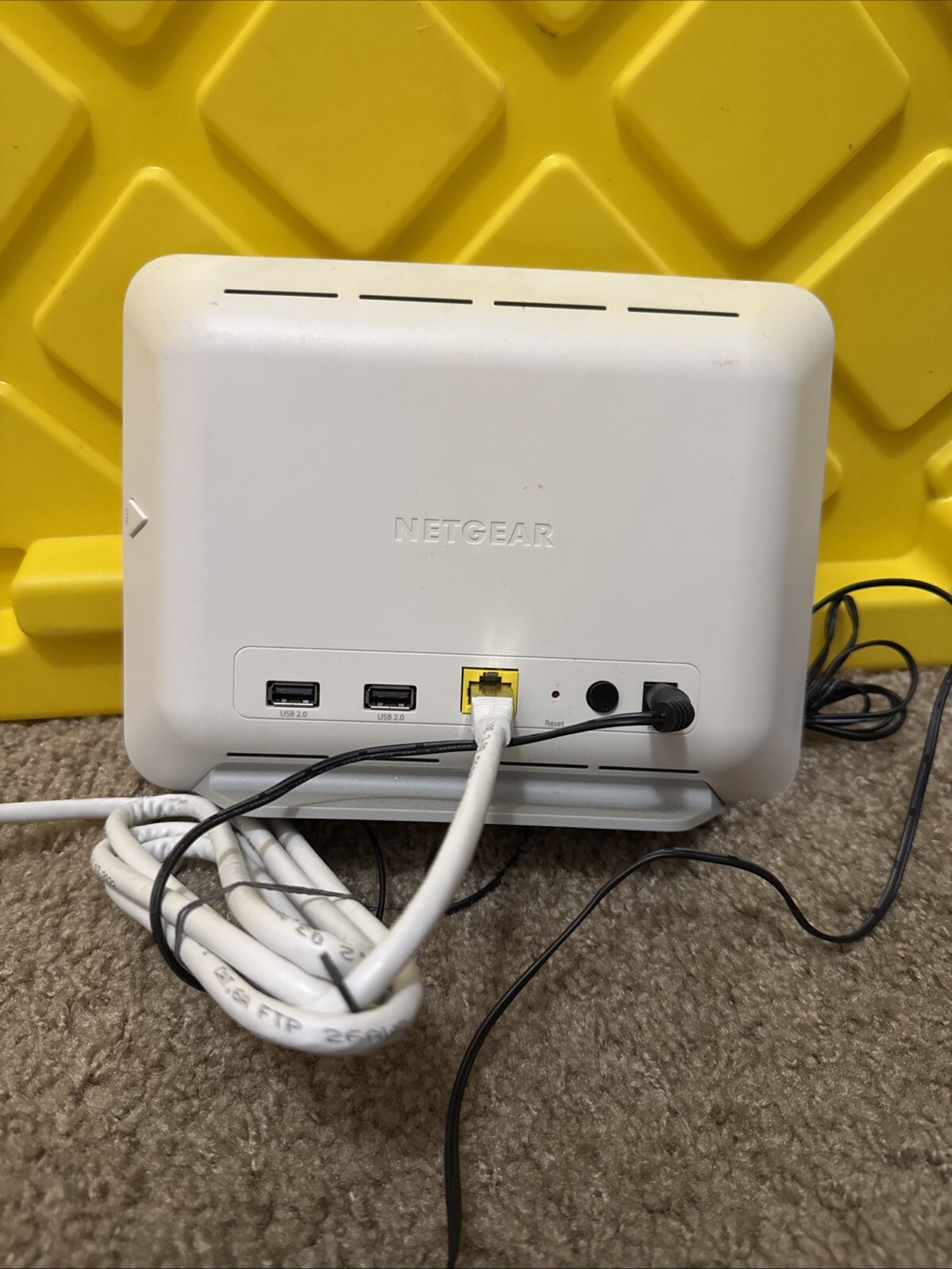 Netgear Security Base Station Wireless Wi-Fi Router VMB3000 w/ Cameras Untested!