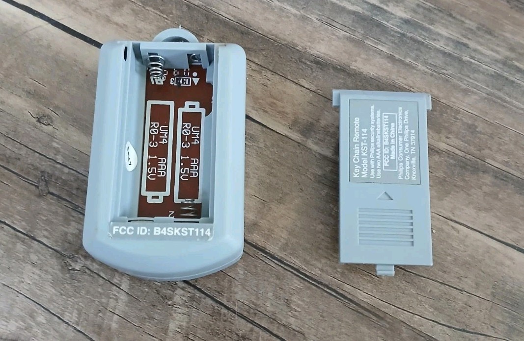 Magnavox X-10 Home Alarm Remote Control KST-114 Original Tested good