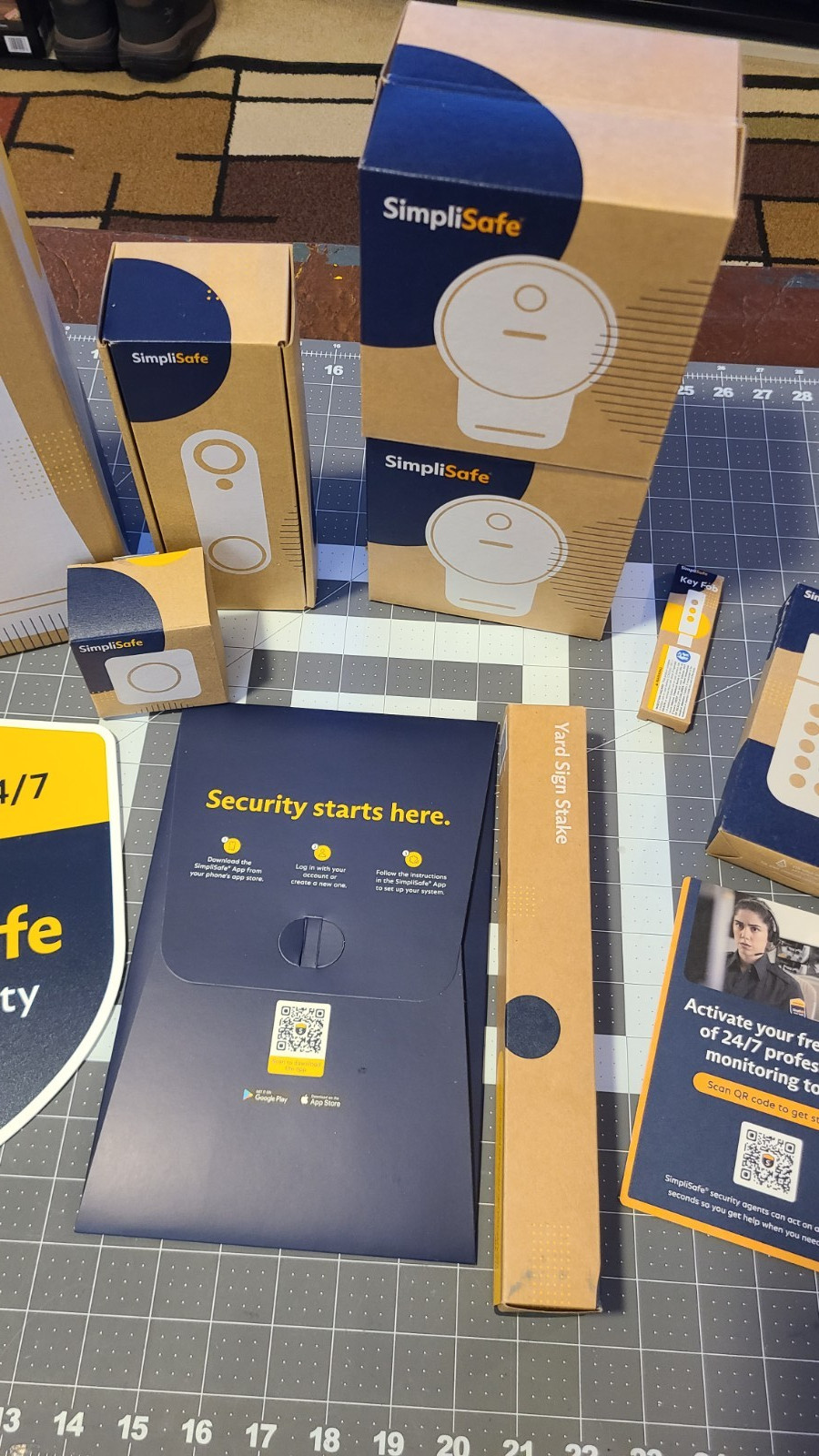 SimpliSafe Home Security System – 14 Piece Kit w/ 2 Outdoor Cameras (Brand New,