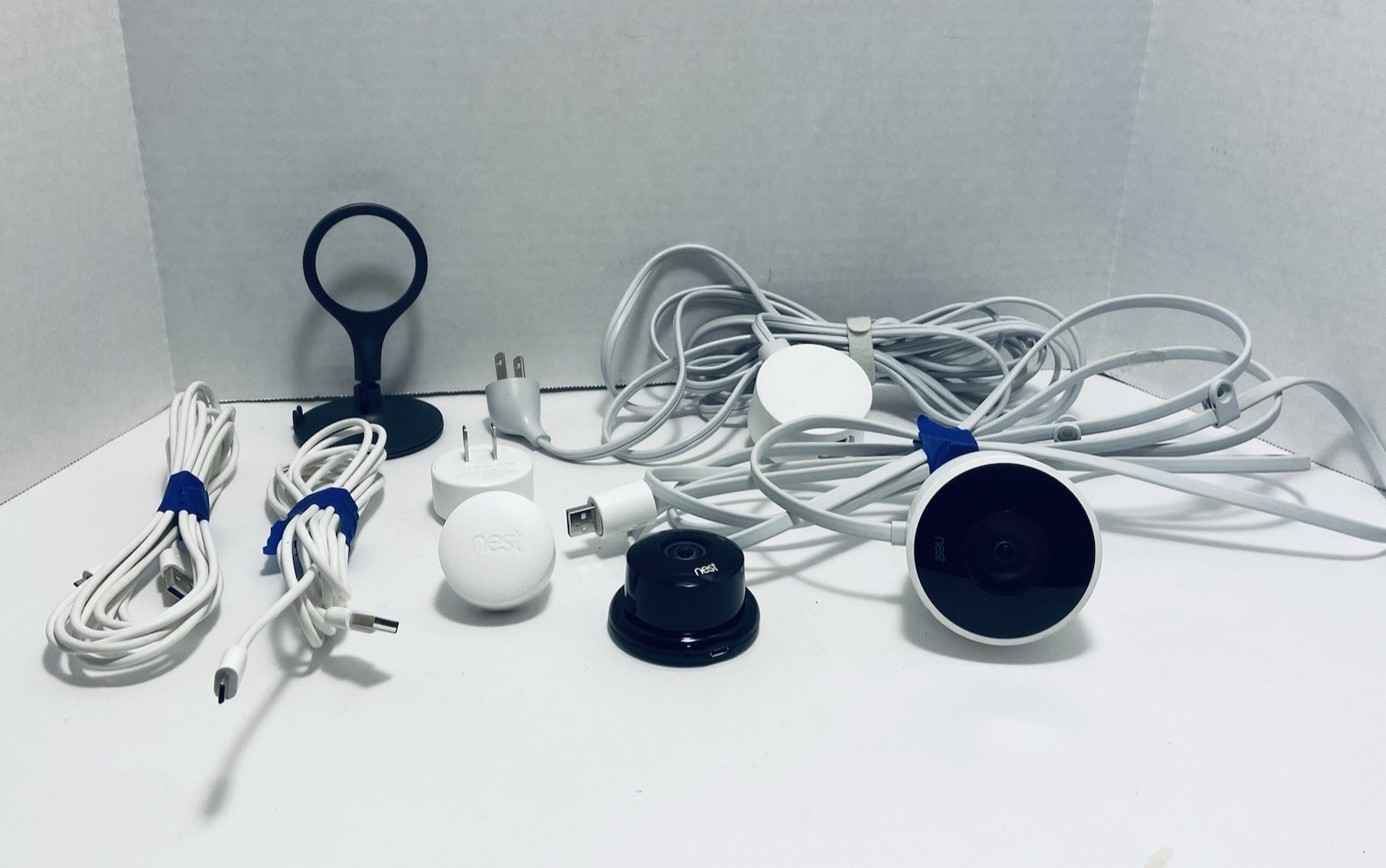 Google Nest Indoor 1st Gen A0005 & Outdoor Security Camera Bundle w/OEM Cords