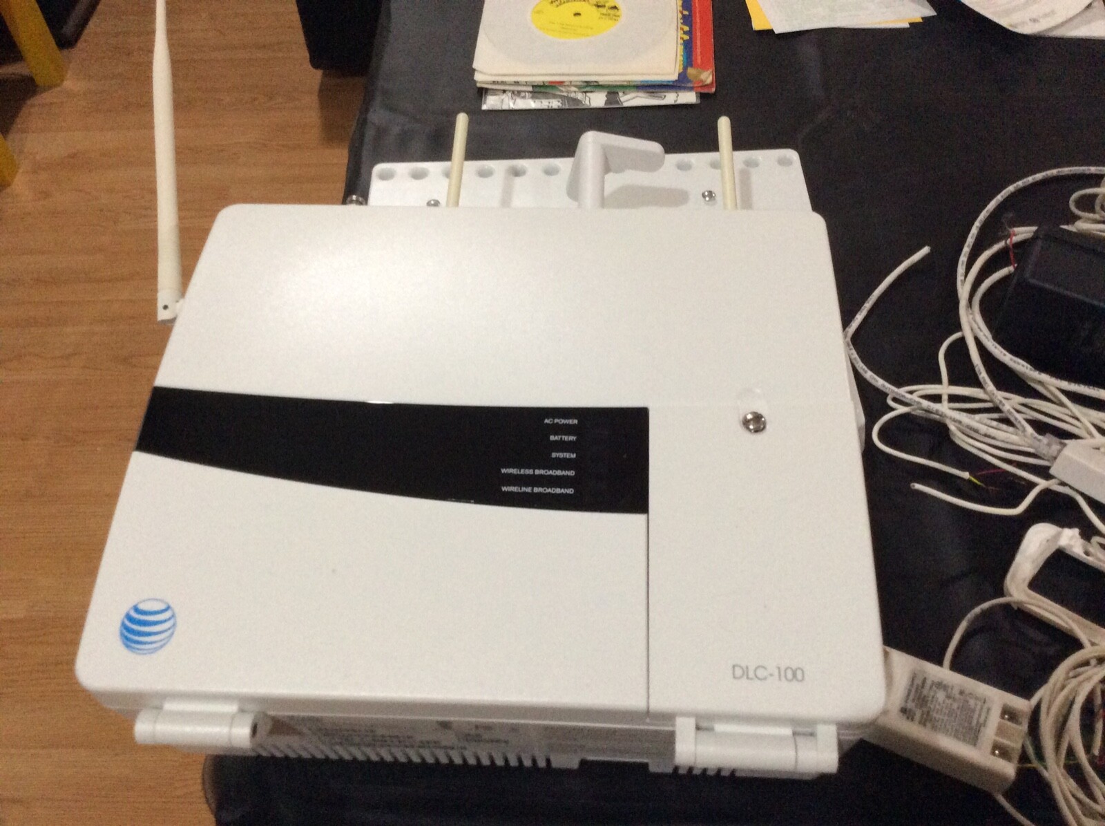 At&t Digital Life System Home Security Alarm DLC-100 keypad and controller