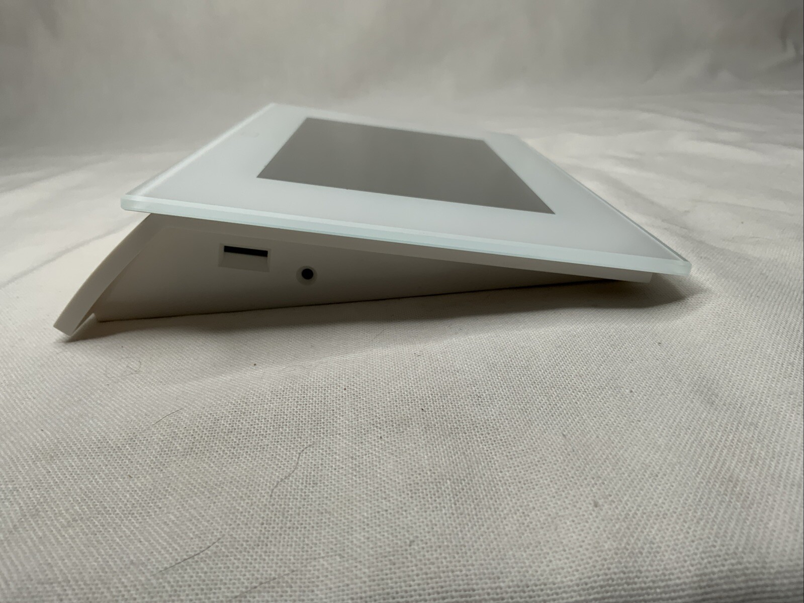 2N Indoor Touch 2.0 (White) Model# 91378375WH
