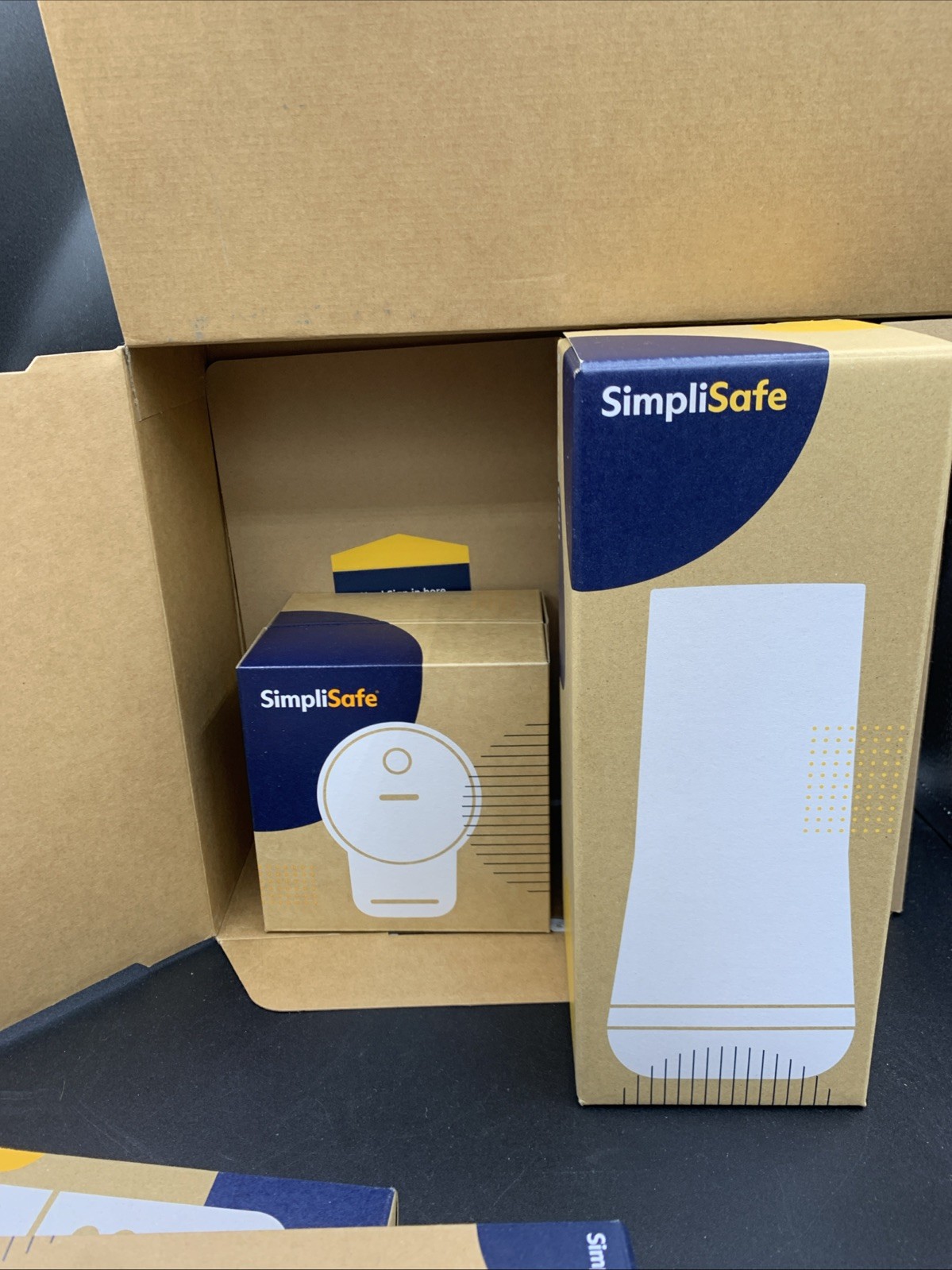 OPEN BOX – SimpliSafe 13-Piece Security System with 1 Outdoor Camera