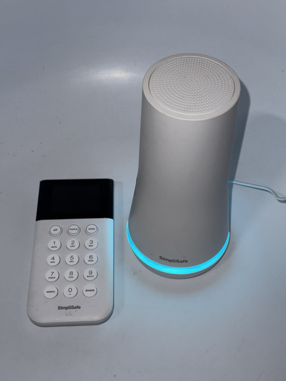 SimpliSafe Home Security System Base Station SSBS3 With Keypad SSKP3