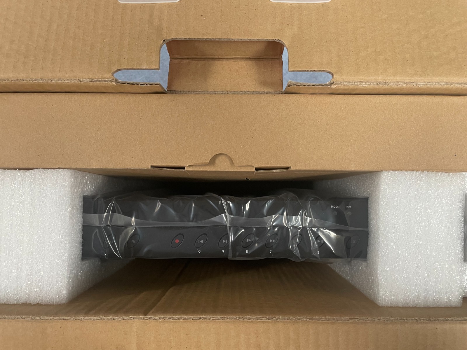 Honeywell HEN04122 Performance Series IP Embedded 4-CH NVR 2TB NEW IN OPEN BOX!
