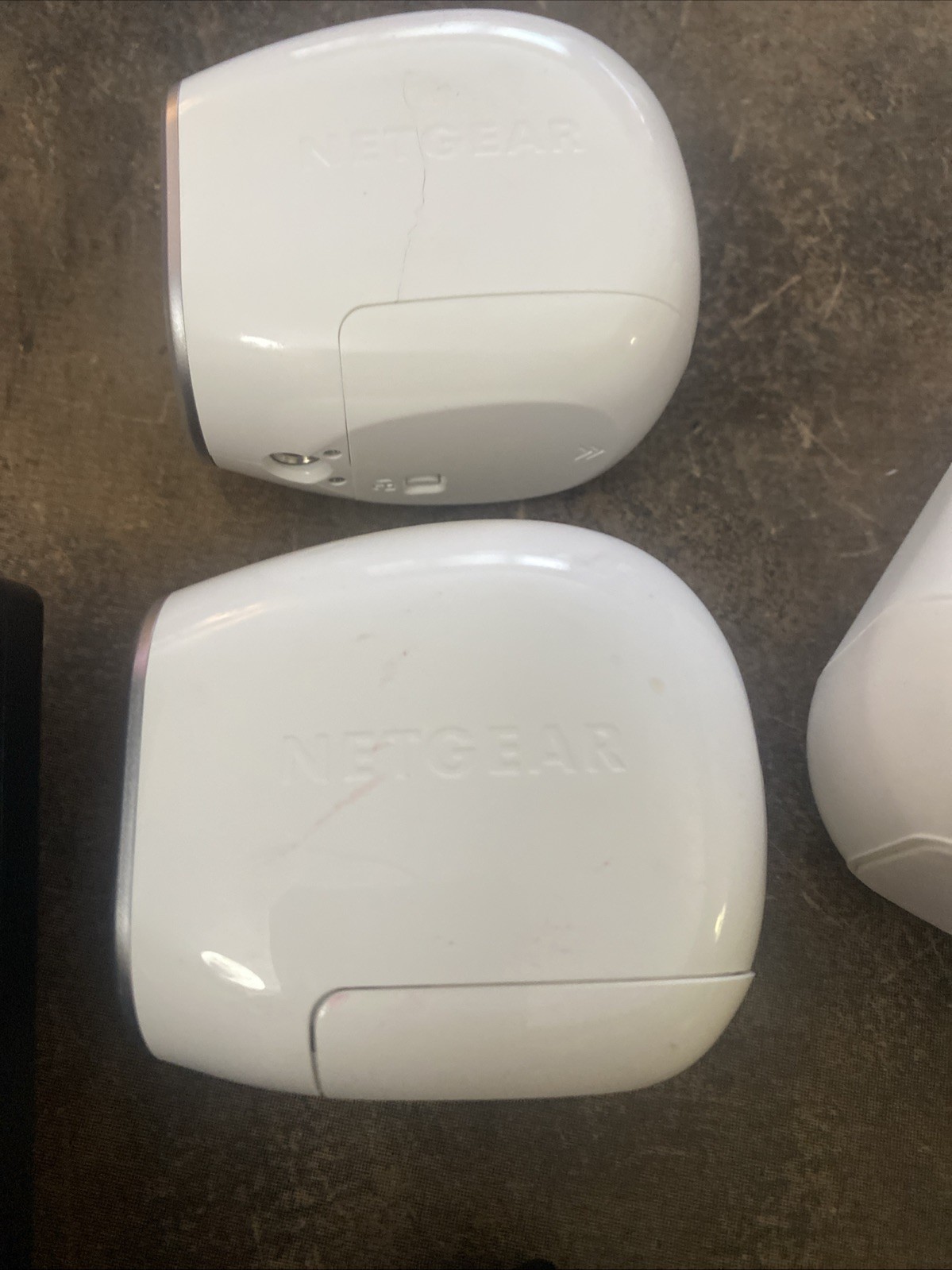 2X Arlo NETGEAR VMC3030 HD Security Cameras – No Mounts W Base