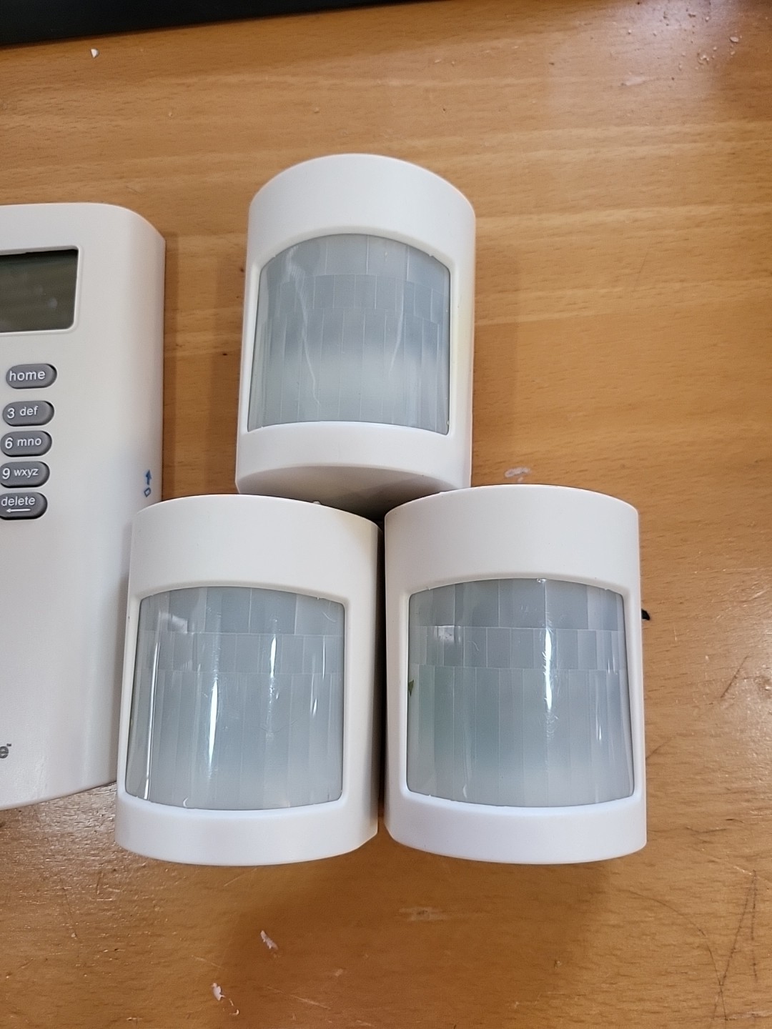 Simply Safe Security System Base Station, Keypad Bundle READ