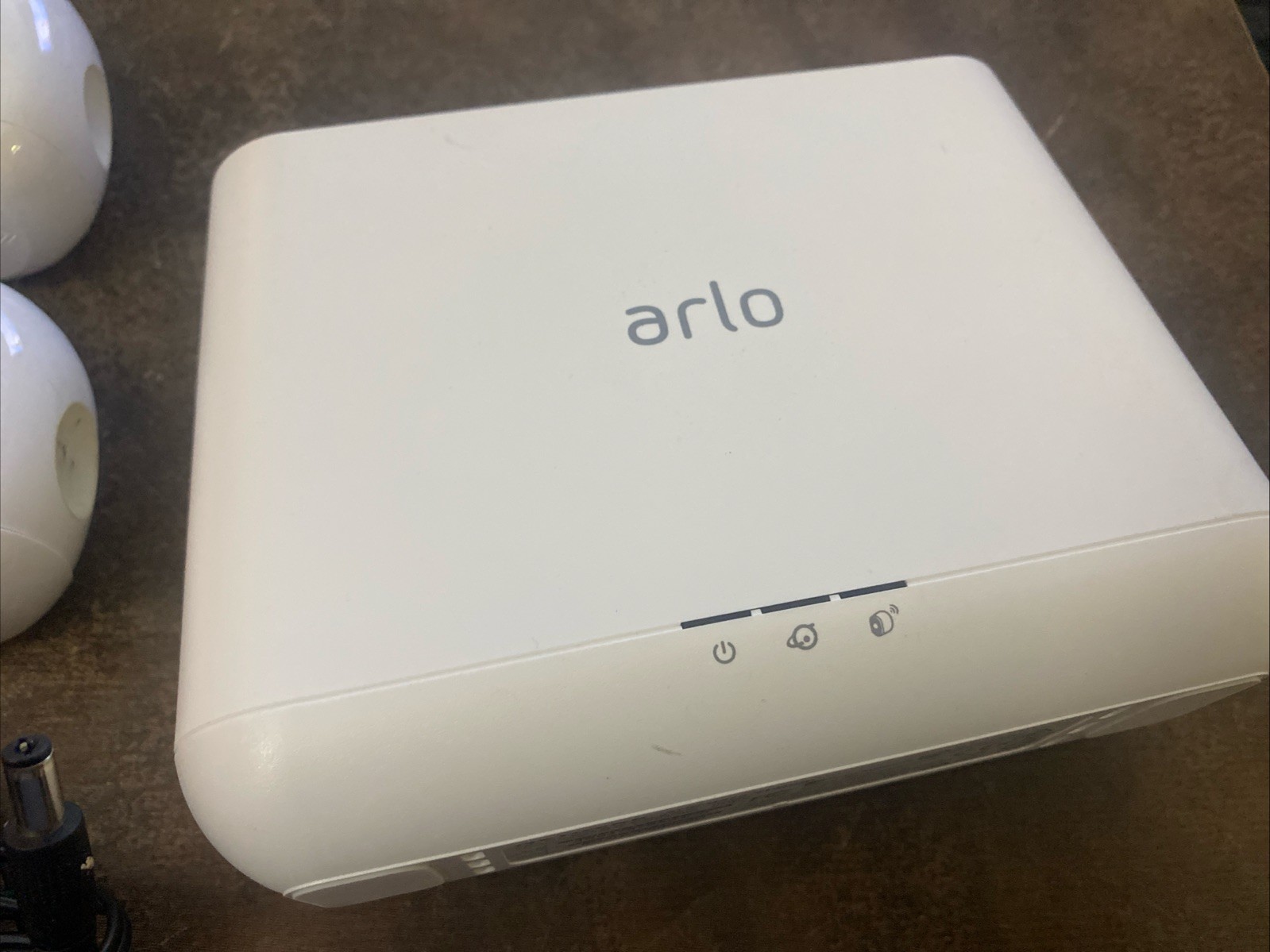 2X Arlo NETGEAR VMC3030 HD Security Cameras – No Mounts W Base
