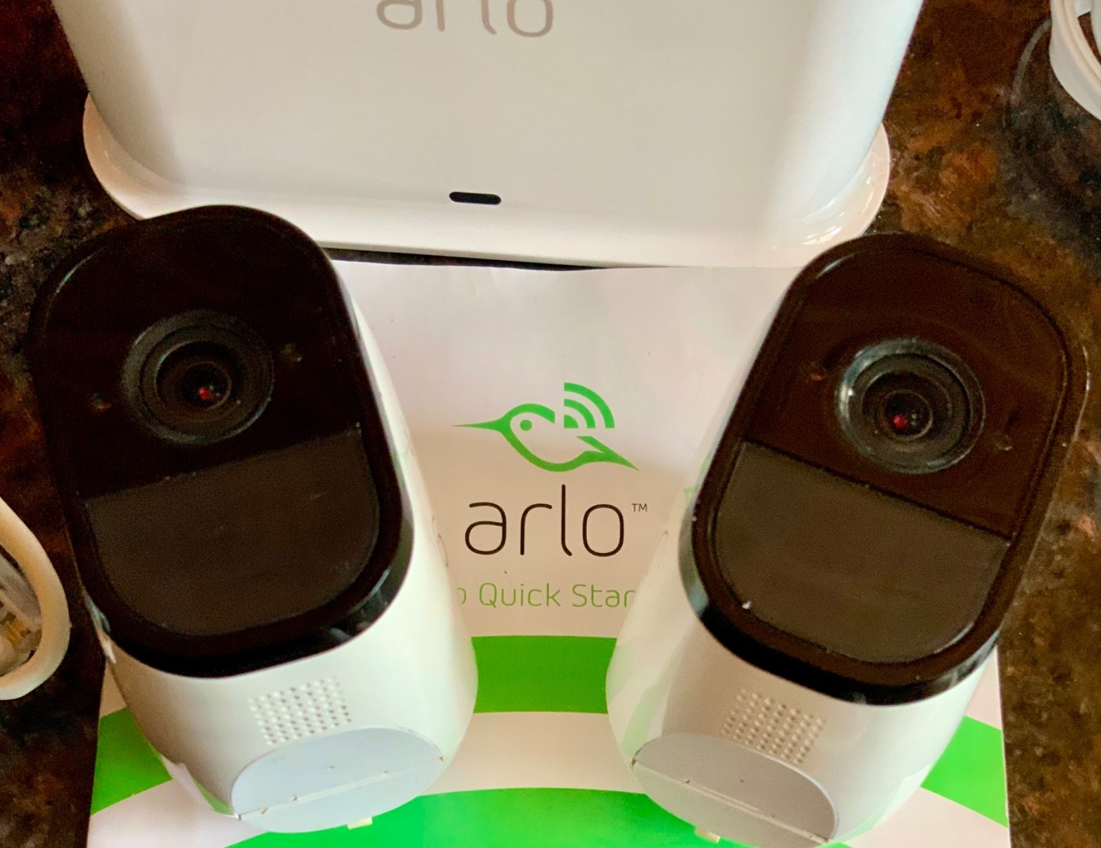 Arlo Pro Security Camera System VMB4500 Base 2 Wireless VMC4030 Cameras Cords