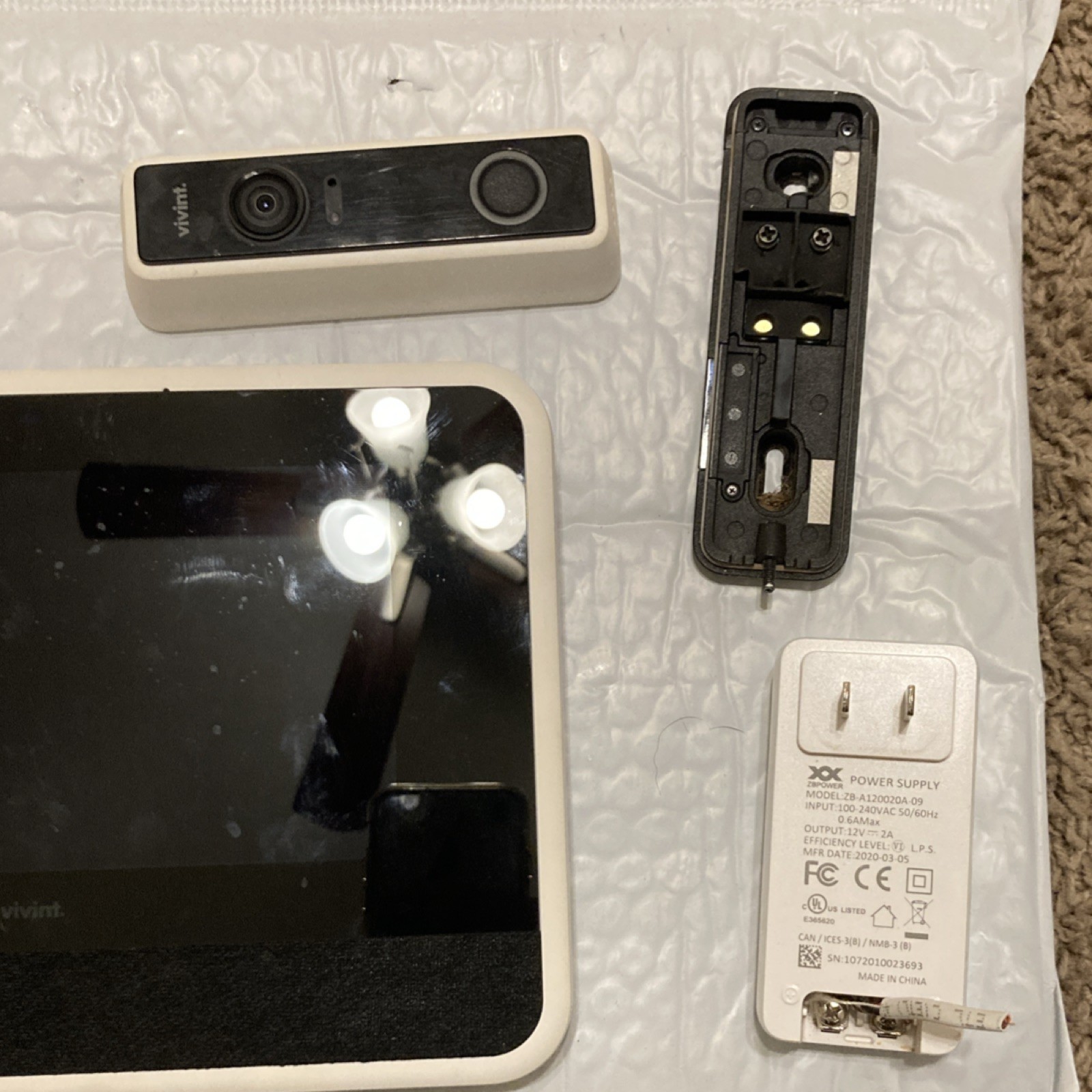 Vivint Home Security System Bundle- Smart Hub Control Panel, Doorbell Camera