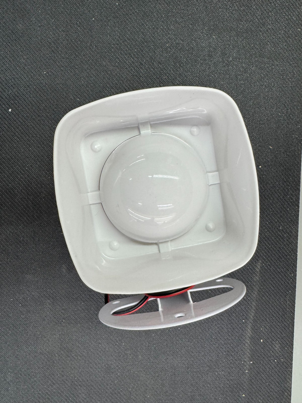 New Old Stock GE Interlogix Hardwired Outdoor Alarm Siren Part Number #: 13-950