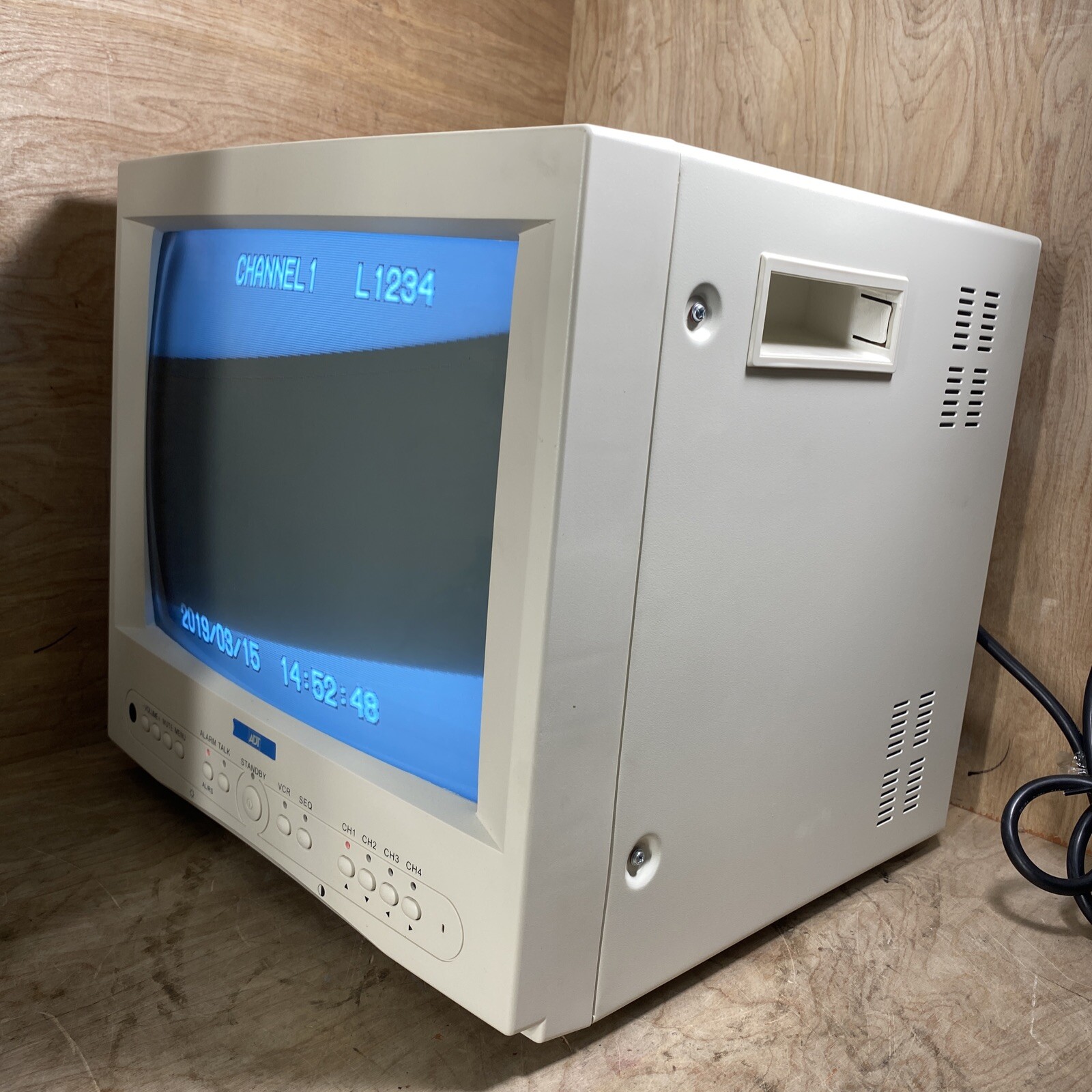 ADT 14” B&W OBSERVATION SYSTEM MODEL: HD14S1042-A MONITOR ONLY
