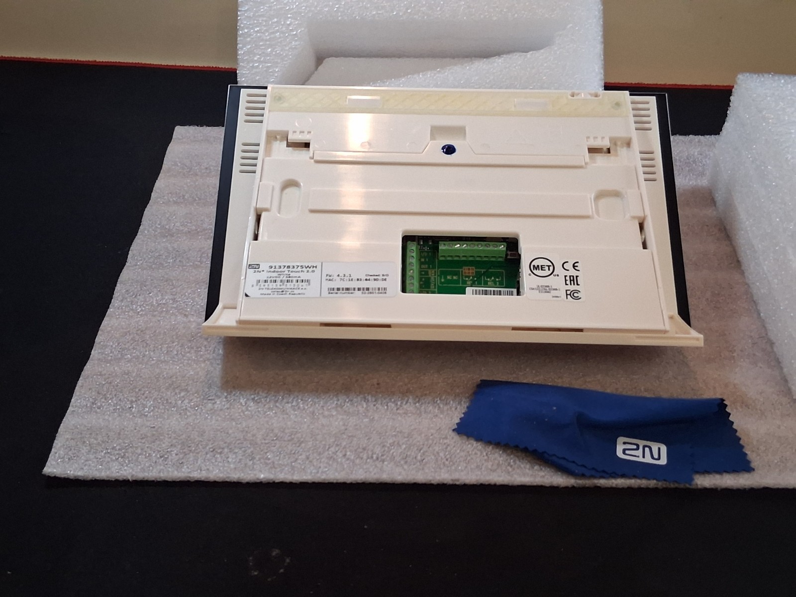 2N Indoor Touch 2.0 (White) Model# 91378375WH