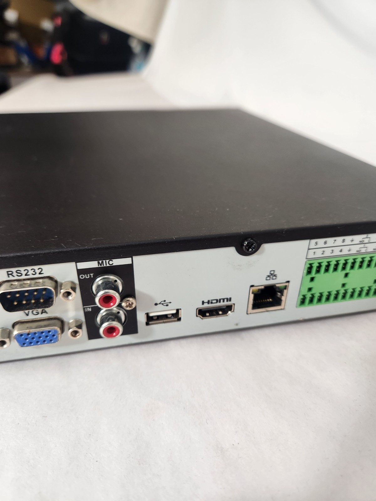GESS GESSXHD-NVRO818PH 16 Channel NVR Security Camera System 8-Port PoE HDMI VGA