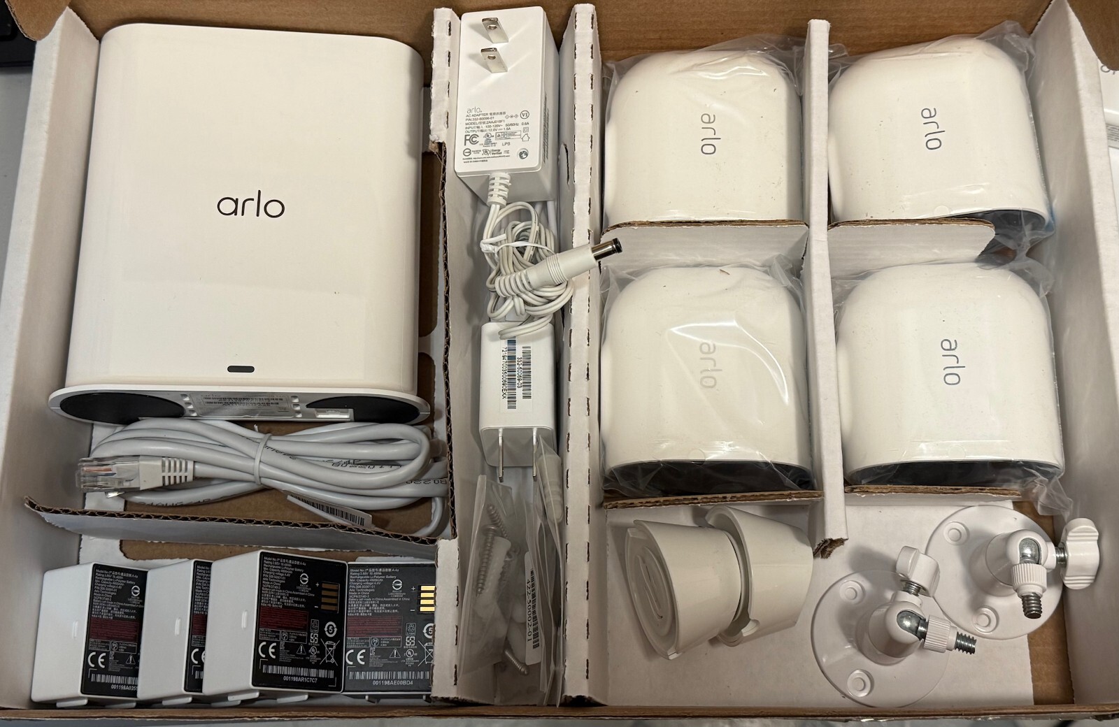 Arlo 4K Ultra UHD 4-Indoor/Outdoor Security Cameras VMS5440P-100NAS (White)