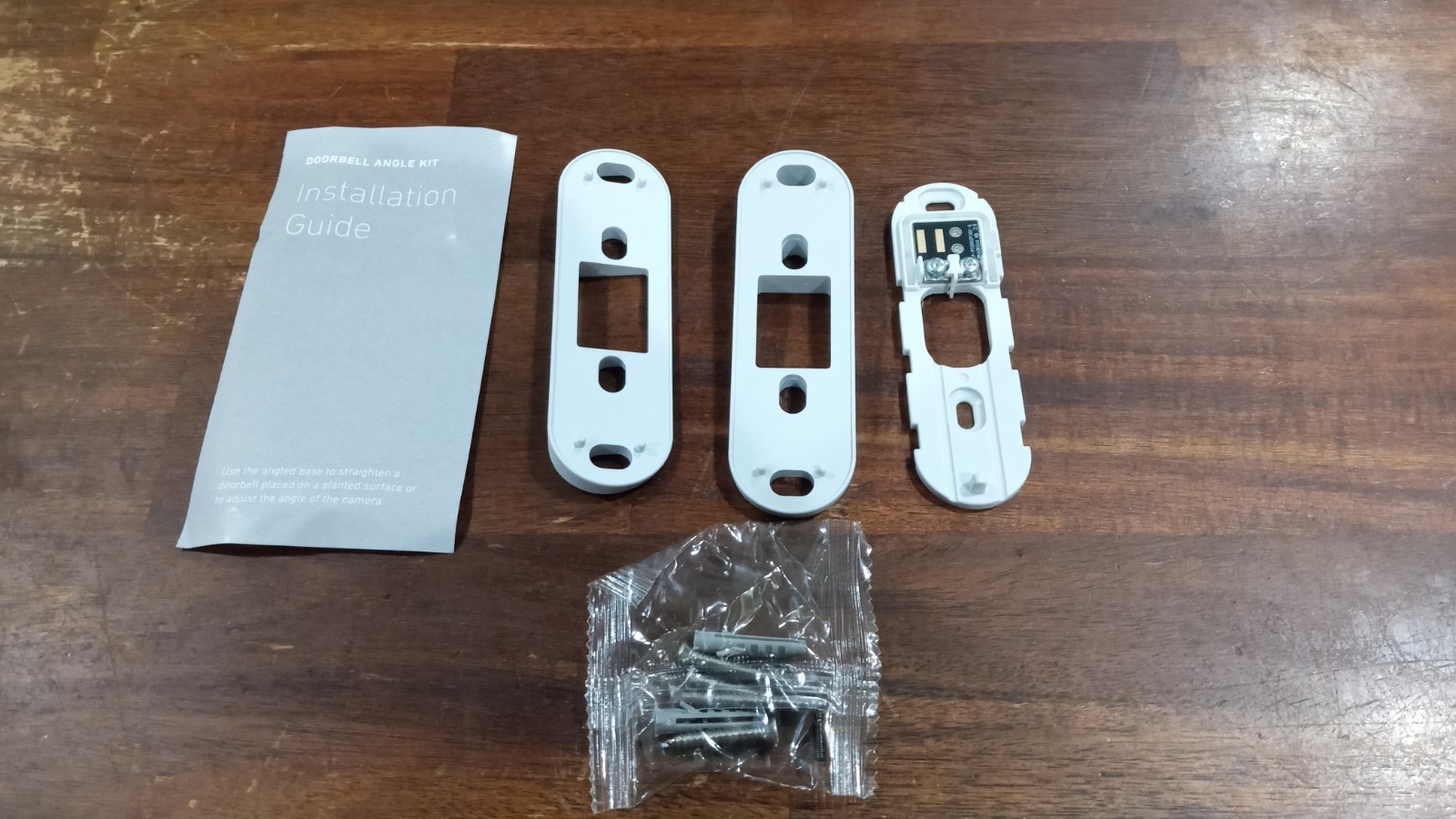 SimpliSafe Wedge Kit With Mounting Screws With Allen Locking Torx Screw.