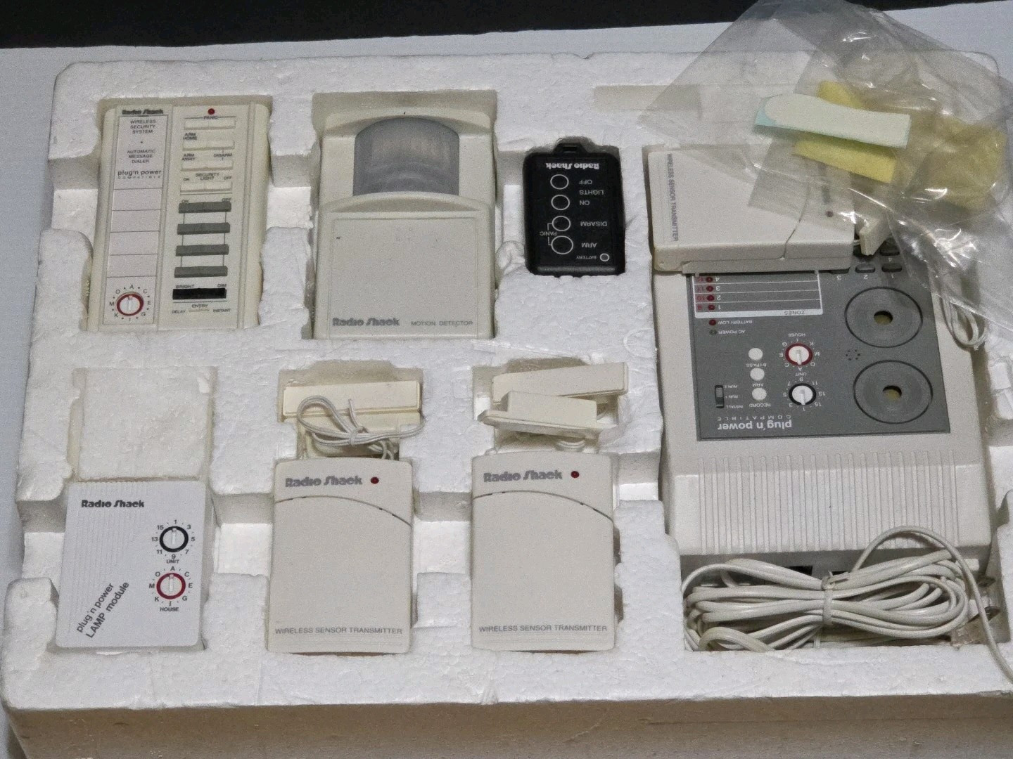 Radio Shack Wireless Home Security System from 1994 – 61-2610 49-2551A