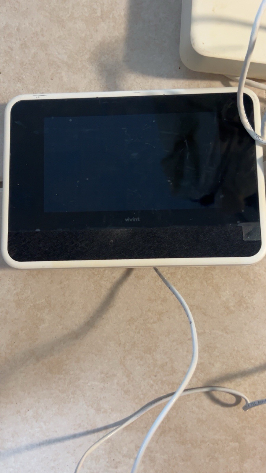 Vivint Smart Hub control panel (Model VS-SH2000-C00)