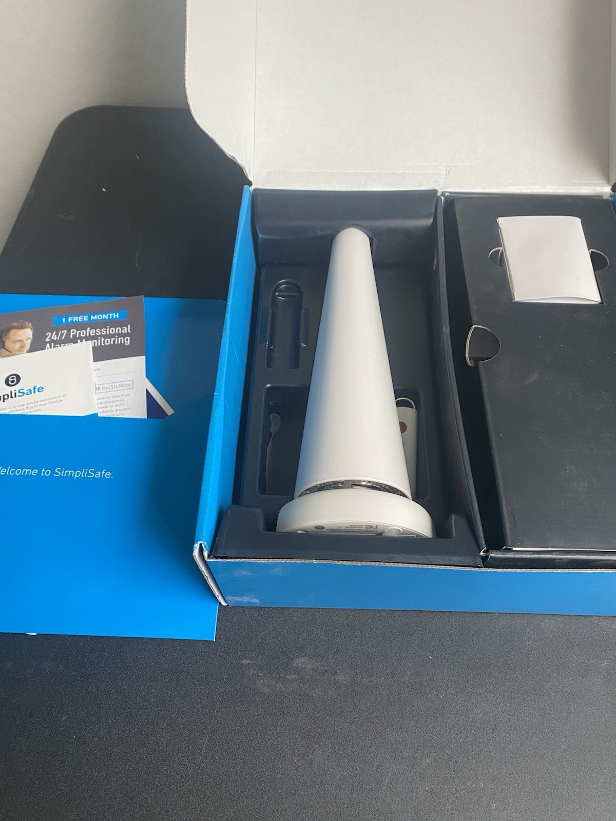 SimpliSafe Home Security Base 1st Generation Motion & Entry Sensor Bundle Read