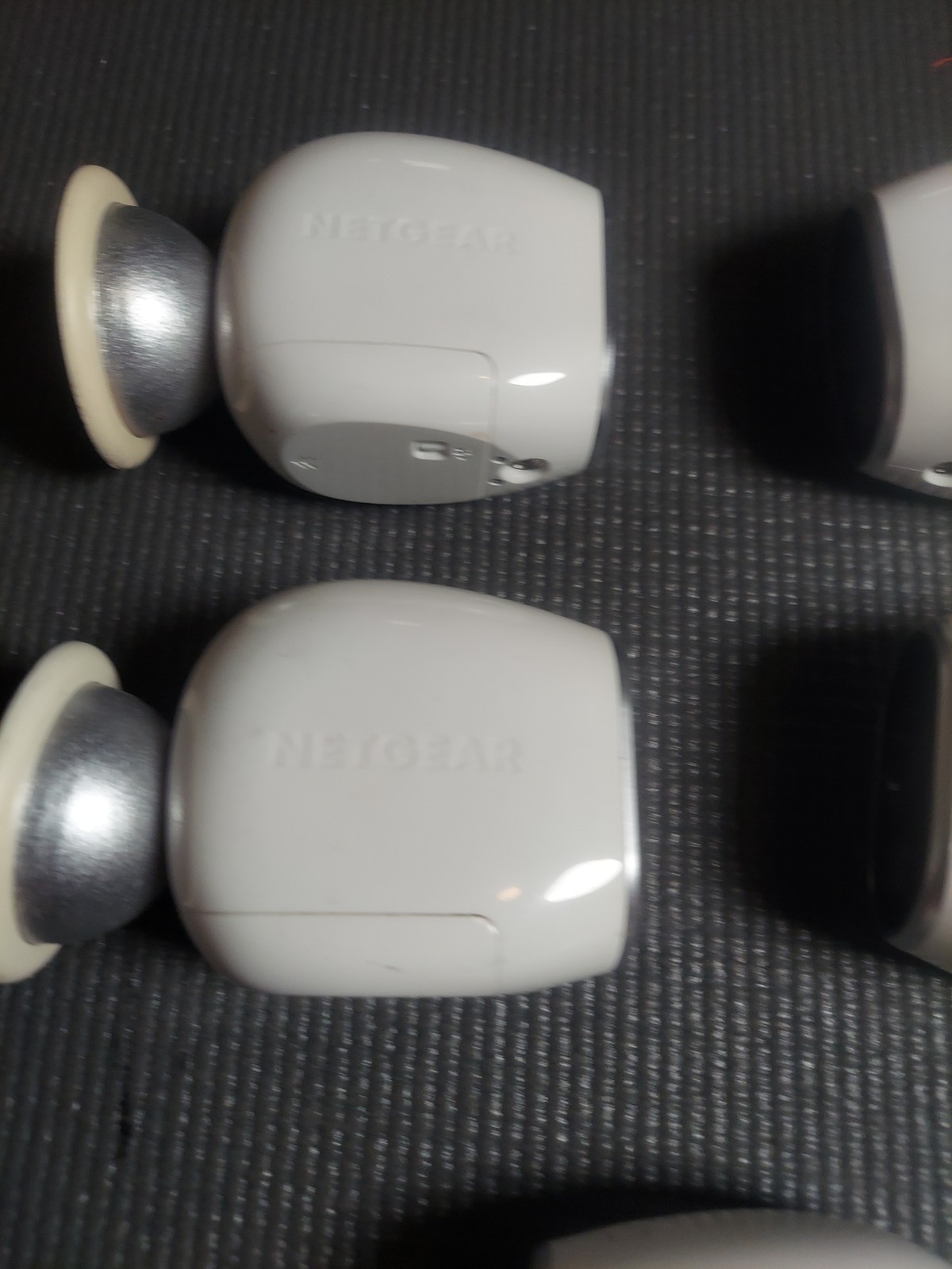 Arlo NETGEAR VMC3030 Add-on HD Security Cameras Lot Of 5 Wire-Free With 4 Mounts