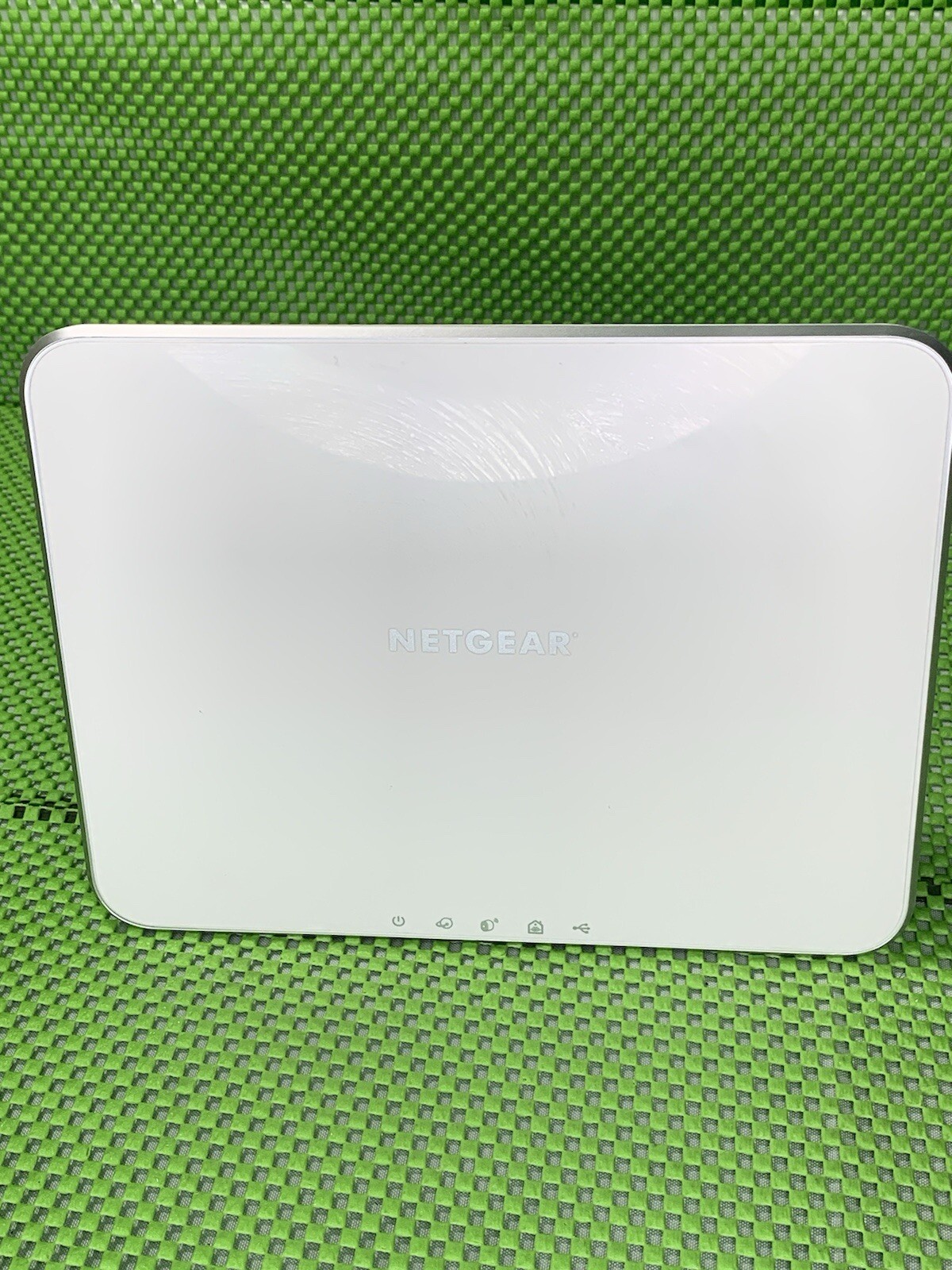 NETGEAR ARLO Base Station Wireless Wi-Fi VMB3000 Hub AND 3 VMC3030 Cameras