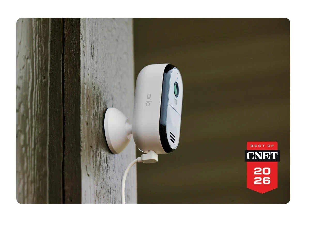 Arlo Essential 2K Camera White Wired Plug-In Outdoor WiFi + 6Mo Plan